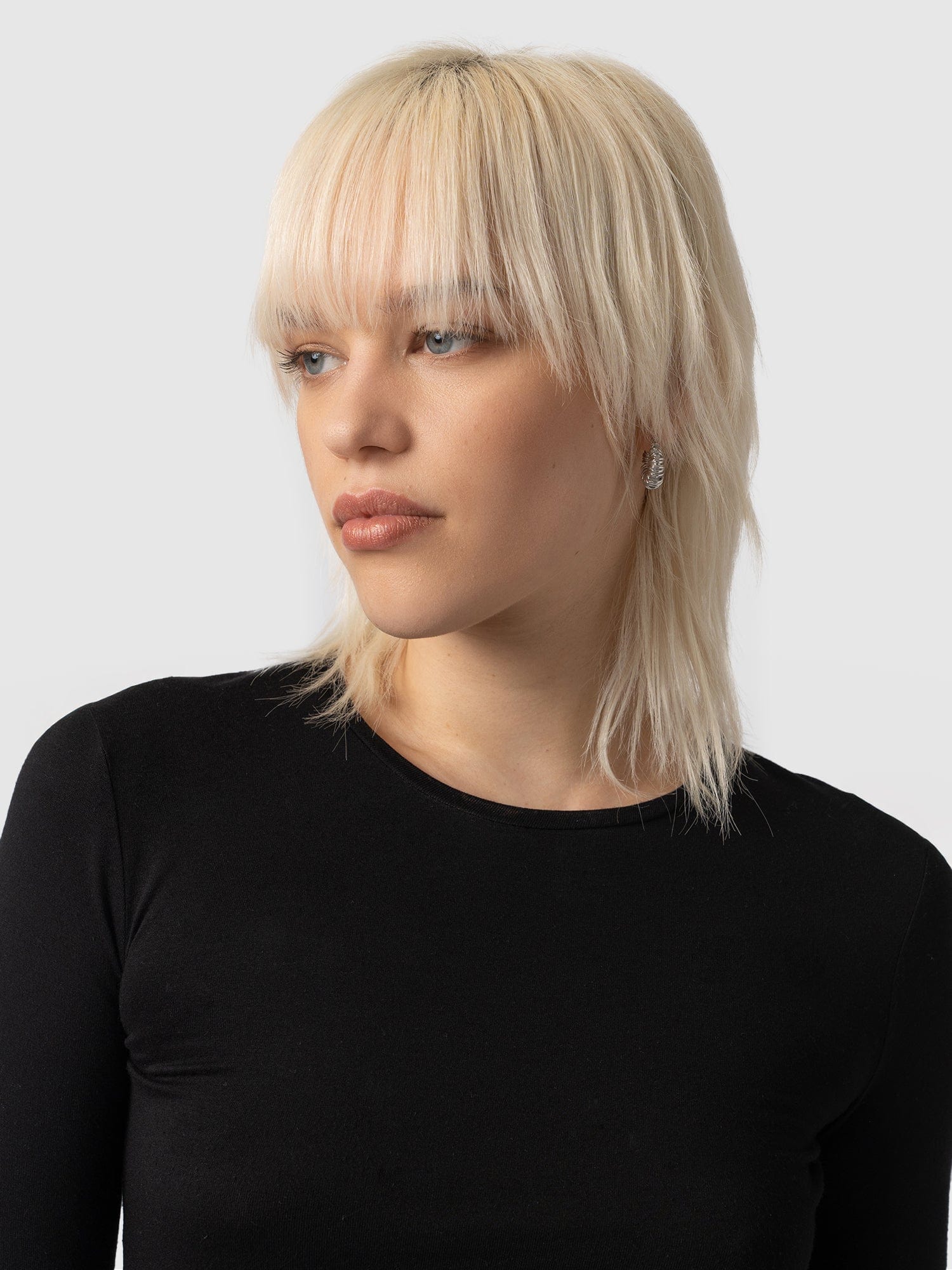 Austen Crew Neck Tee Black - Women's T-Shirts | Saint + Sofia® USA