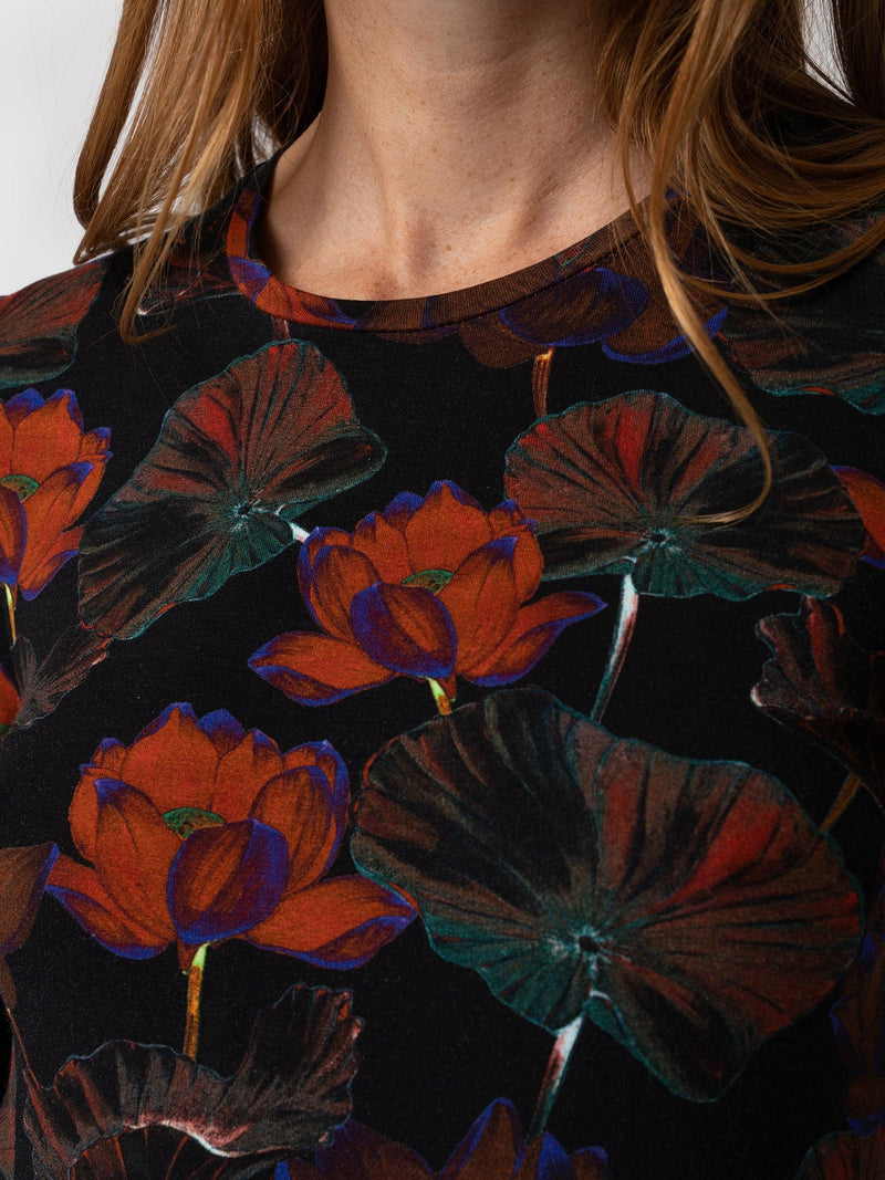 Austen Crew Neck Tee Long Sleeve Red Flora - Women's T-Shirts | Saint + Sofia® USA