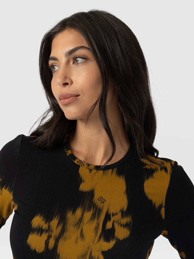 Austen Crew Neck Tee Long Sleeve Yellow Fade Floral - Women's T-Shirts | Saint + Sofia® US