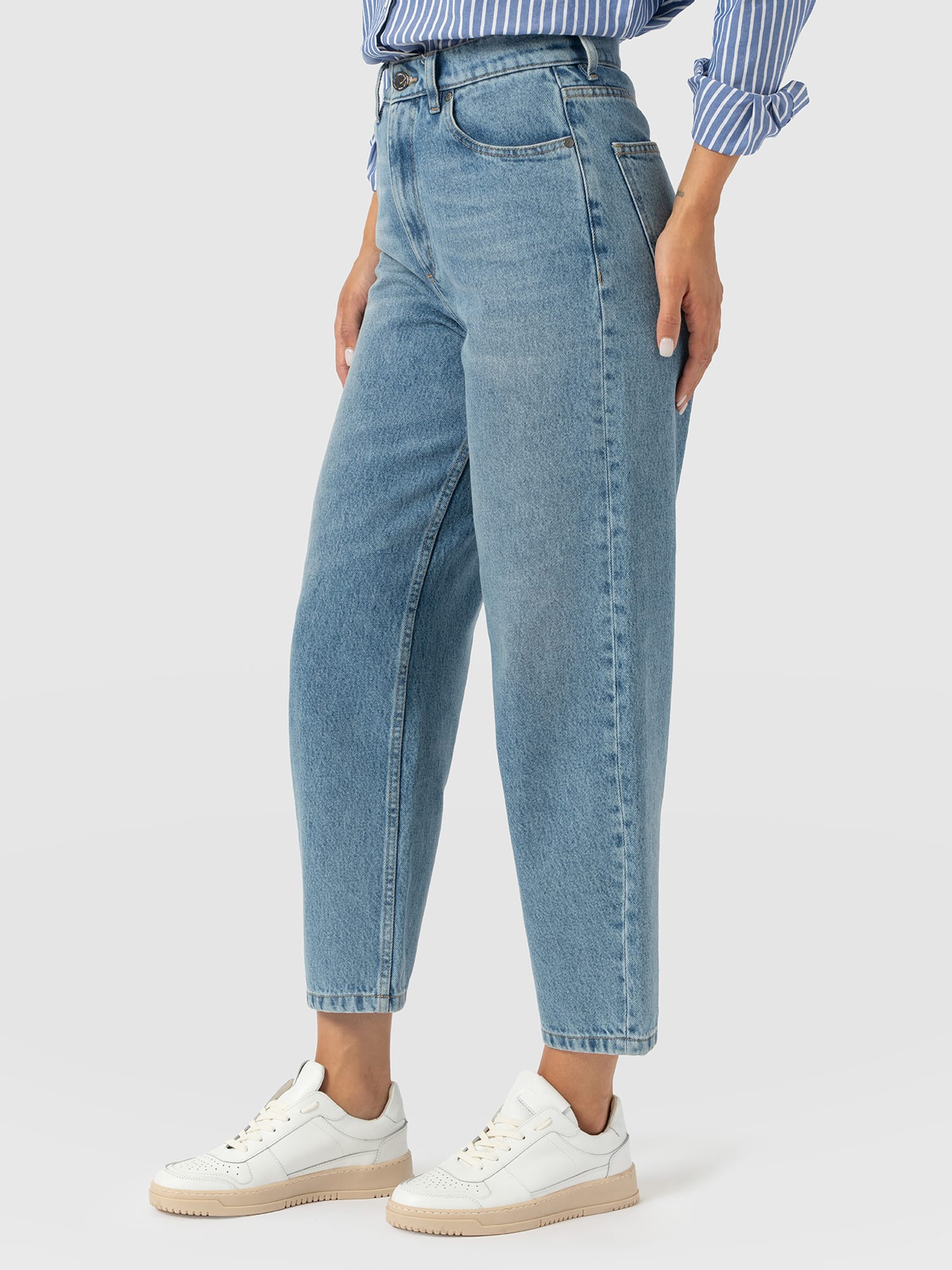 Barrel Leg Jean - Light Blue - Women's Denims | Saint and Sofia® USA