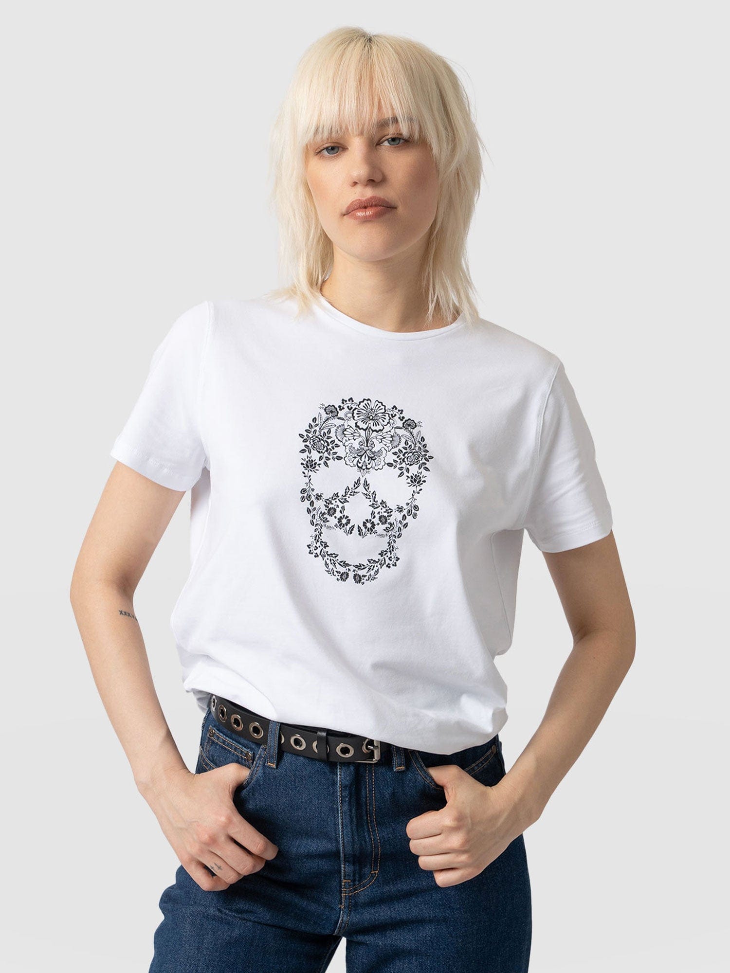 Boyfriend Tee White Skull - Women's T-Shirts | Saint + Sofia® USA