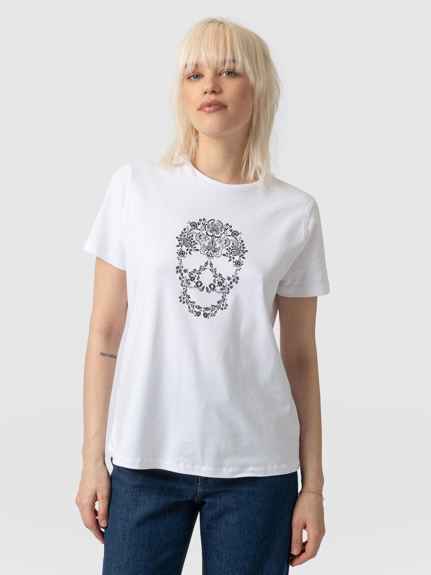 Boyfriend Tee White Skull - Women's T-Shirts | Saint + Sofia® USA