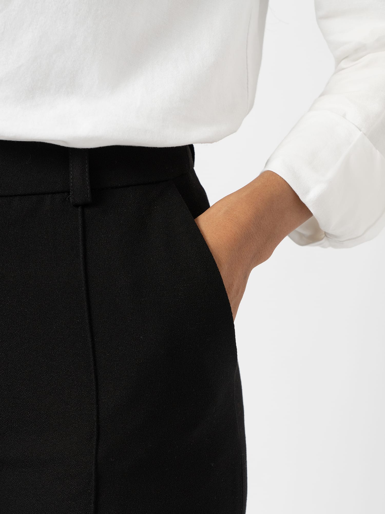Cambridge Tapered Pant - Black - Women's Trouserss | Saint and Sofia® USA