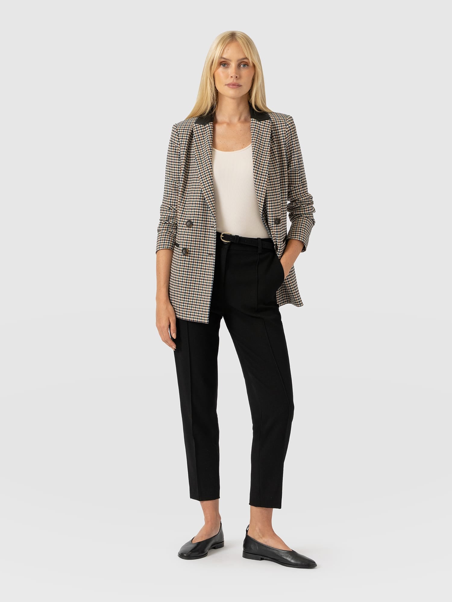 Cambridge Tapered Pant - Black - Women's Trouserss | Saint and Sofia® USA