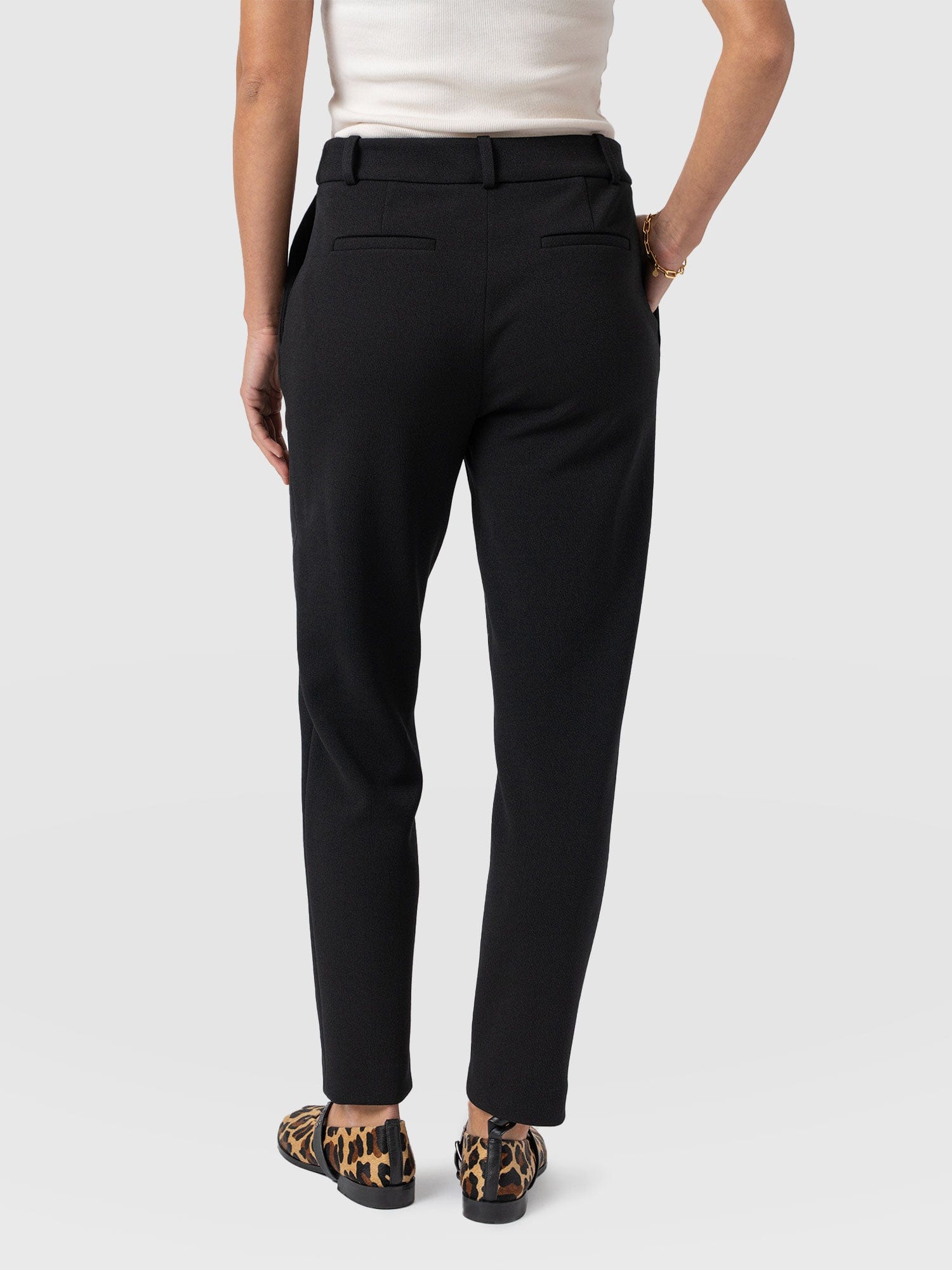 Cambridge Tapered Pant - Black - Women's Trouserss | Saint + Sofia® USA
