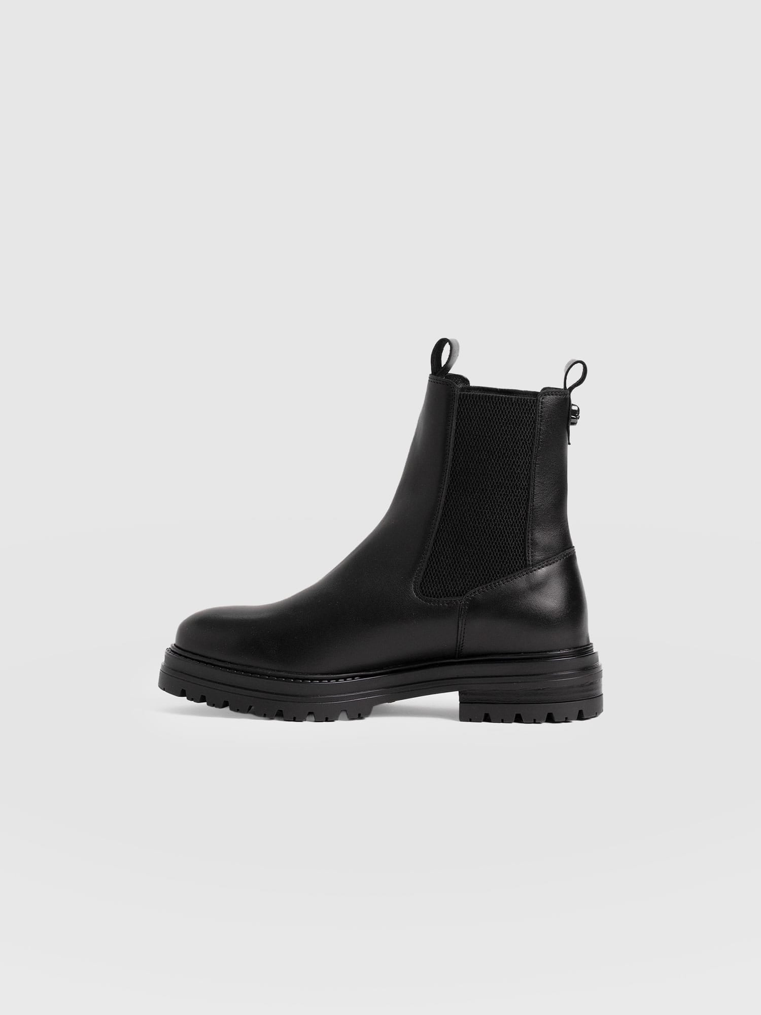 Carnaby Chelsea Boot Black - Women's Leather Boots | Saint + Sofia® US