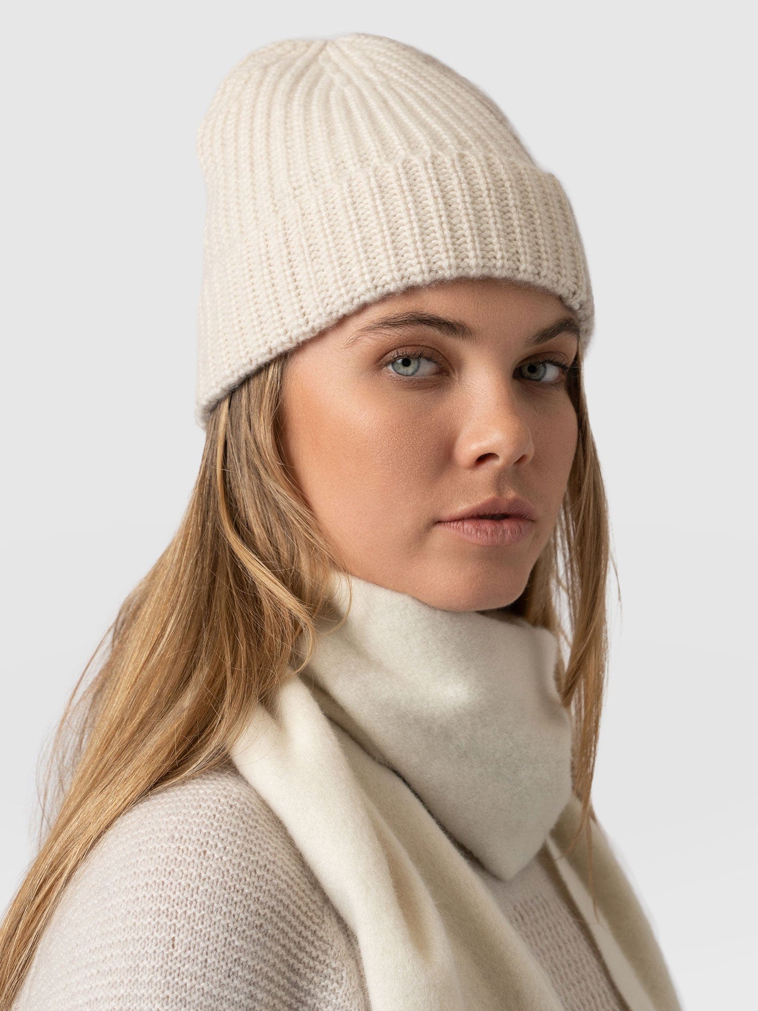 Cashmere Beanie Cream/Beige - Women's Hats | Saint + Sofia® USA