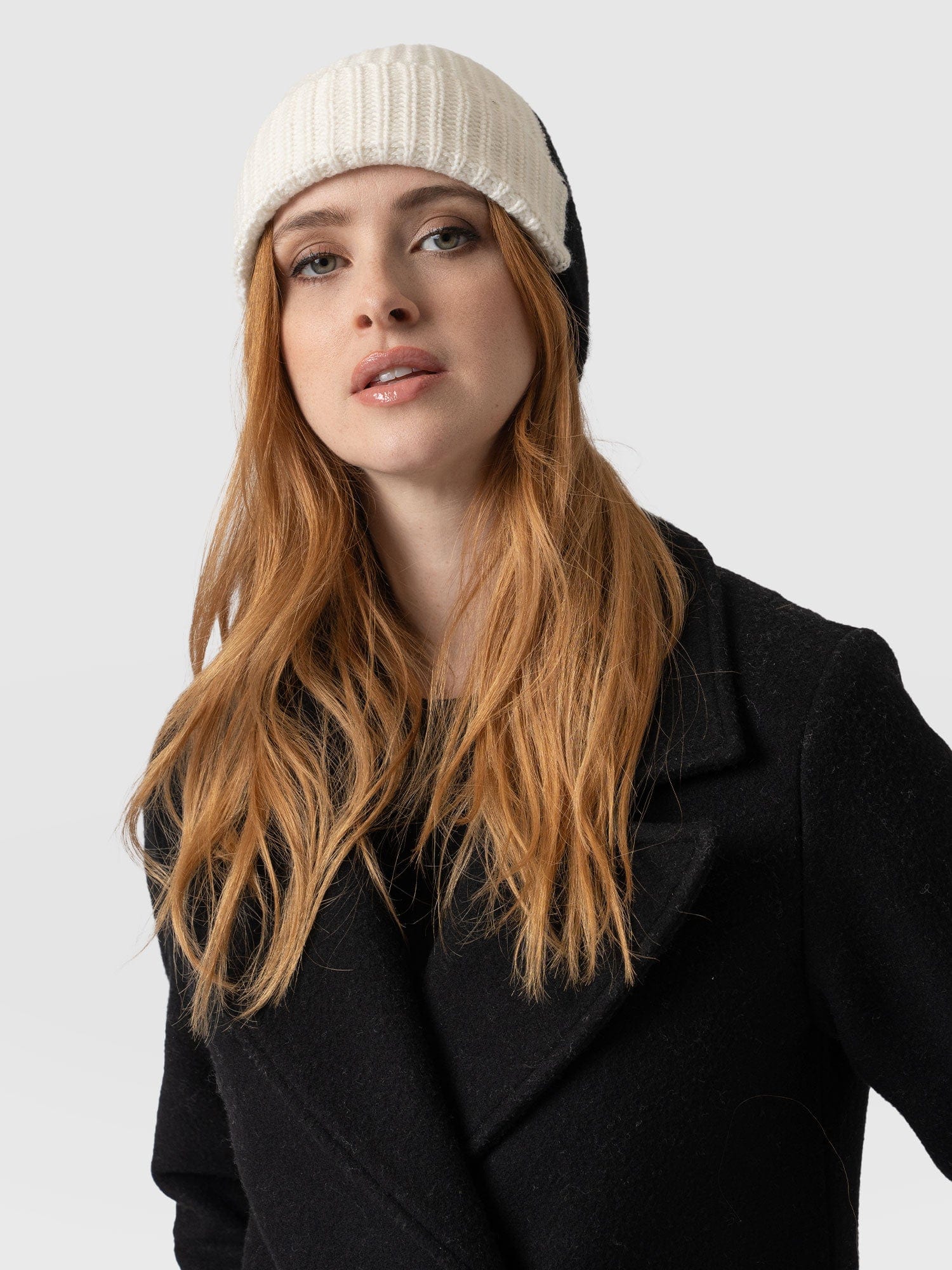 Cashmere Beanie Cream/Black - Women's Hats | Saint + Sofia® USA