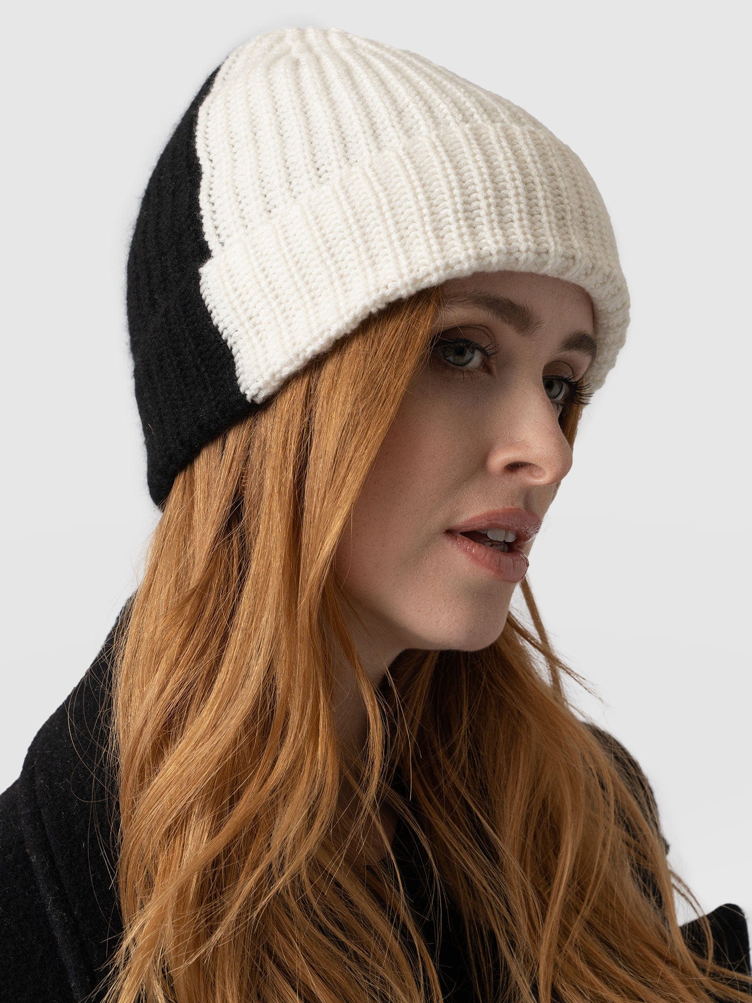 Cashmere Beanie Cream/Black - Women's Hats | Saint + Sofia® USA