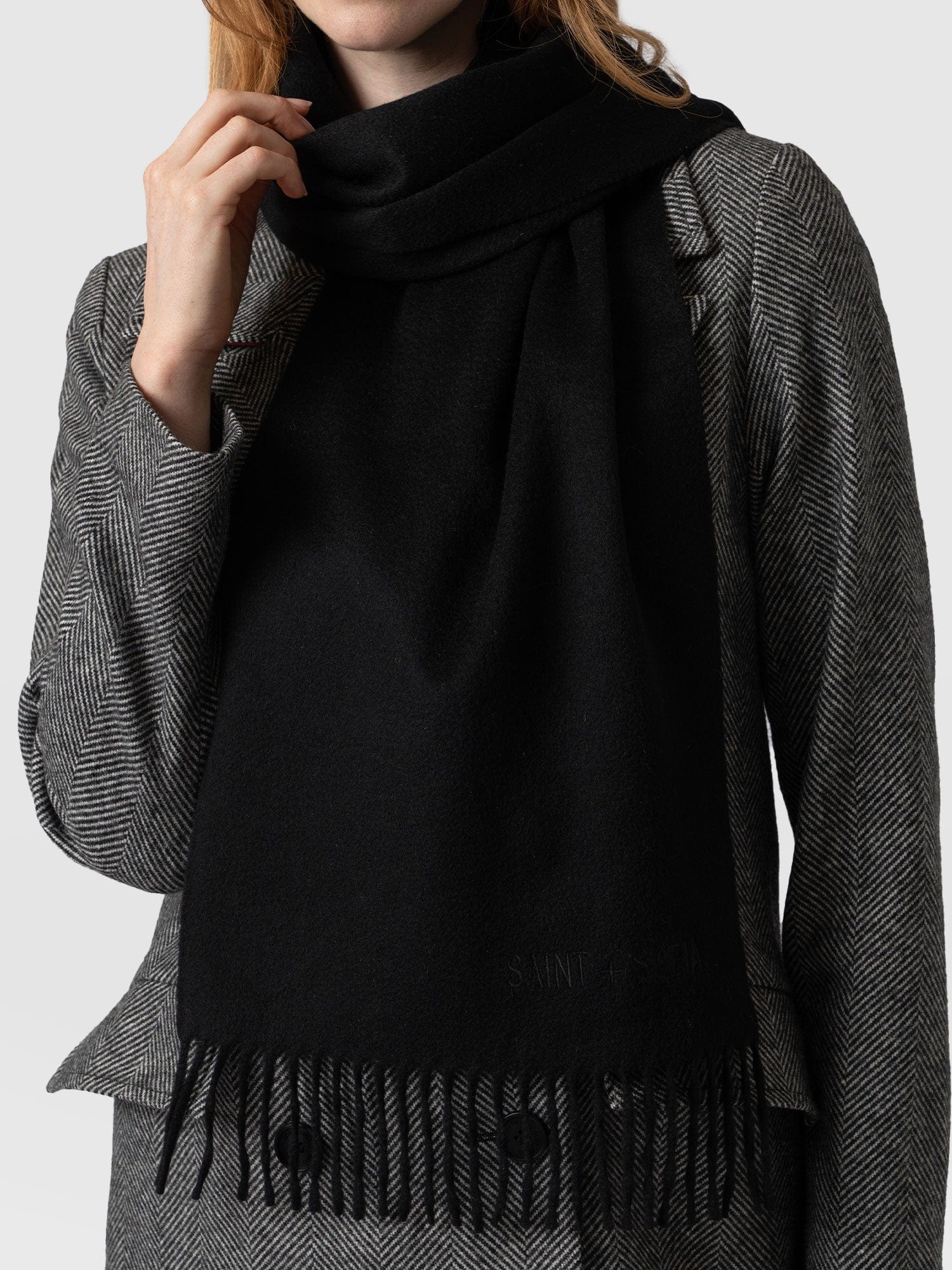 Cashmere Scarf Black - Women's Scarves | Saint + Sofia® USA