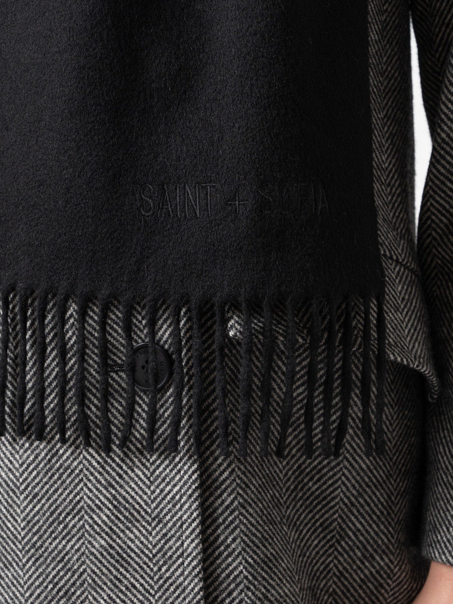 Cashmere Scarf Black - Women's Scarves | Saint + Sofia® USA