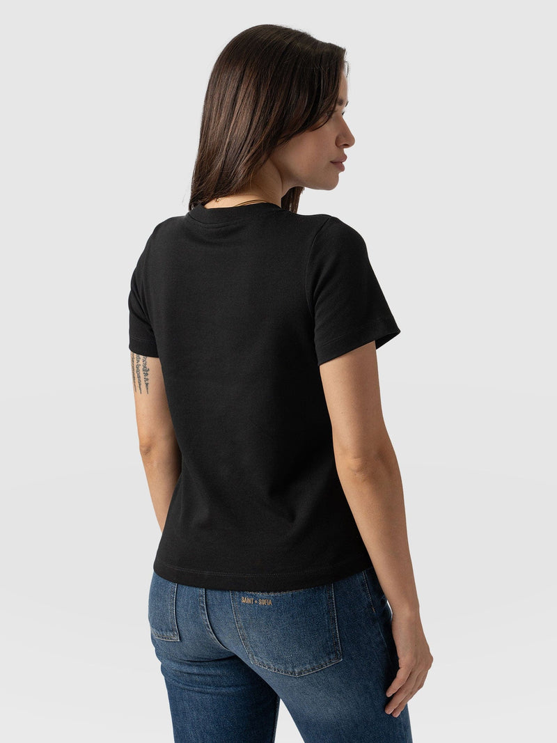 Chelsea Crew Neck Tee Black - Women's T-Shirts | Saint + Sofia® US