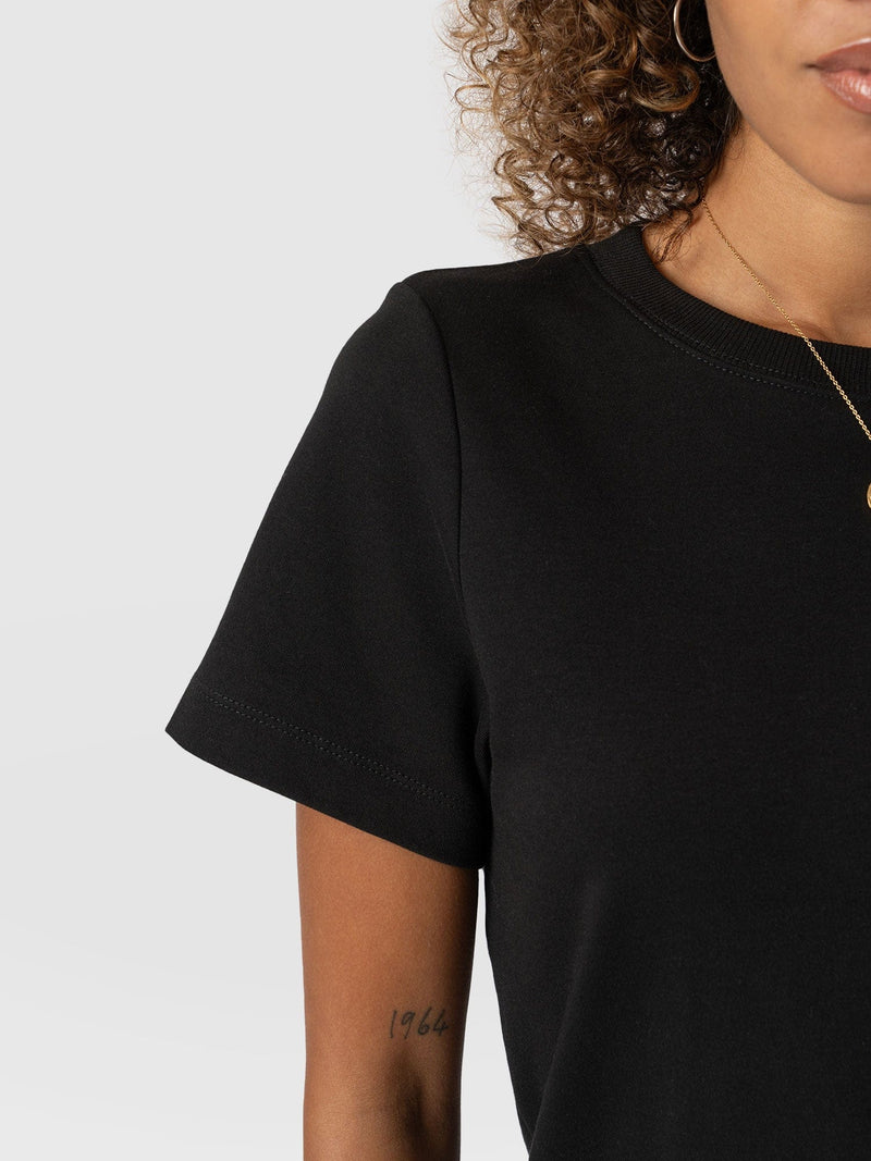 Chelsea Crew Neck Tee Black - Women's T-Shirts | Saint + Sofia® US