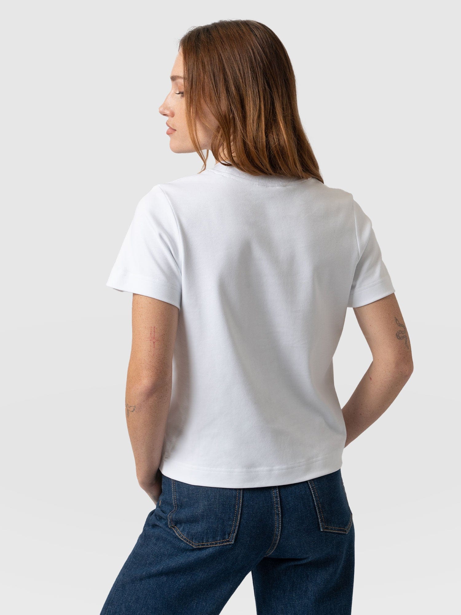 Chelsea Crew Neck Tee White - Women's T-Shirts | Saint + Sofia® USA