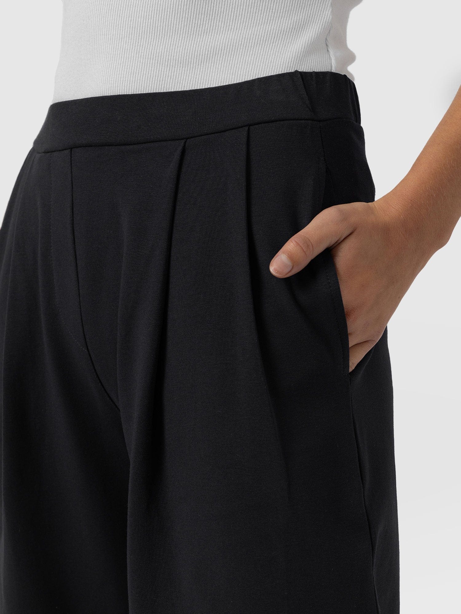City Culotte Black - Women's Culottes | Saint + Sofia® USA