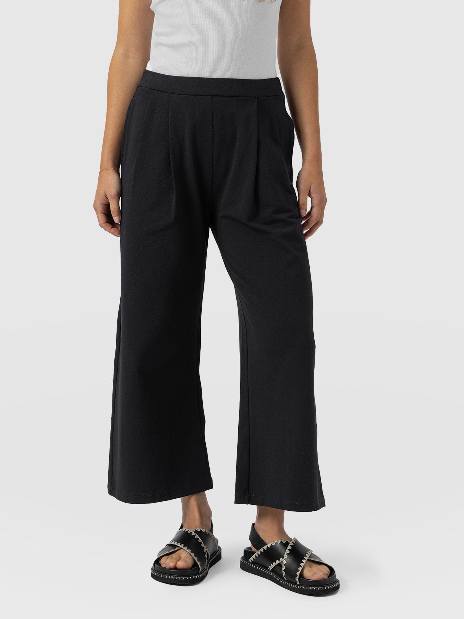 City Culotte Black - Women's Culottes | Saint + Sofia® USA