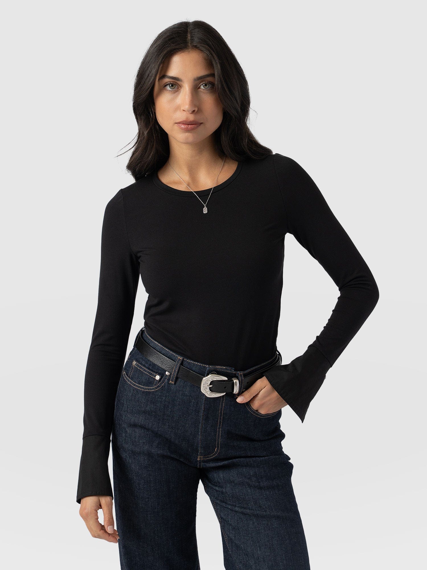 Connie Cuff Tee Black - Women's Tops | Saint + Sofia® US