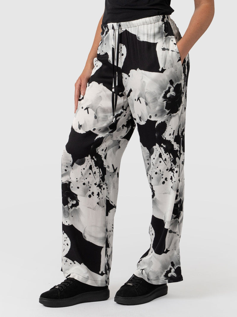 Corinne Pant Abstract Orchid - Women's Pants | Saint + Sofia® USA