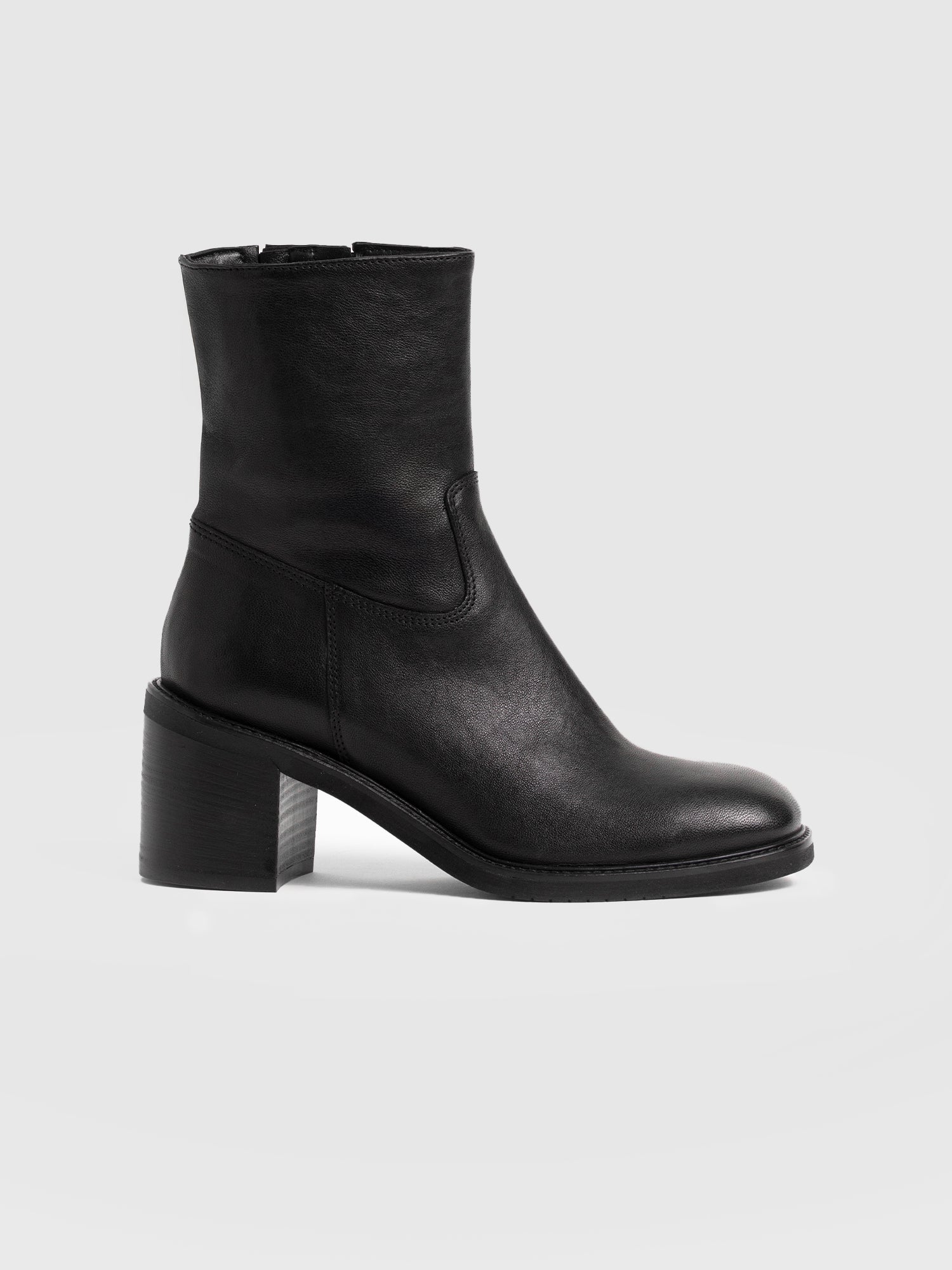 Dakota Ankle Boot - Black - Women's Shoes | Saint + Sofia® USA