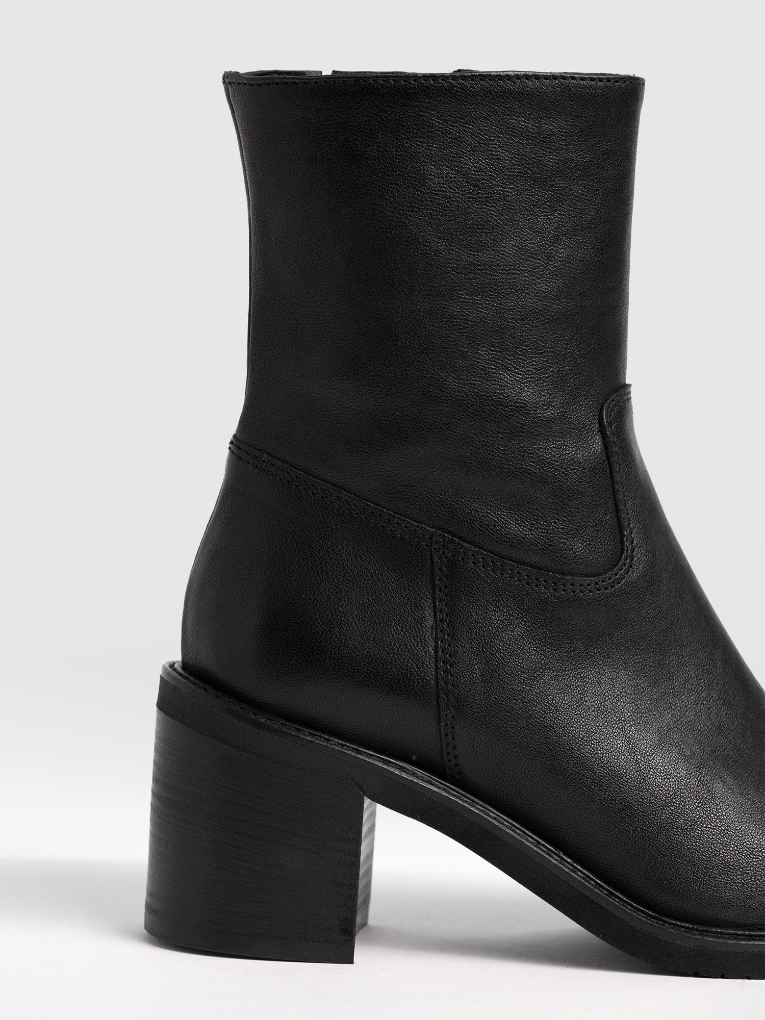Dakota Ankle Boot - Black - Women's Shoes | Saint + Sofia® USA