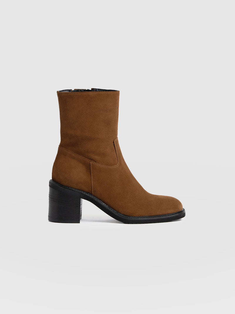 Dakota Ankle Boot - Camel Suede - Women's Shoes | Saint + Sofia® USA