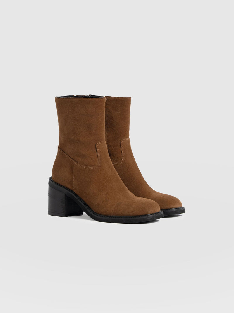 Dakota Ankle Boot - Camel Suede - Women's Shoes | Saint + Sofia® USA