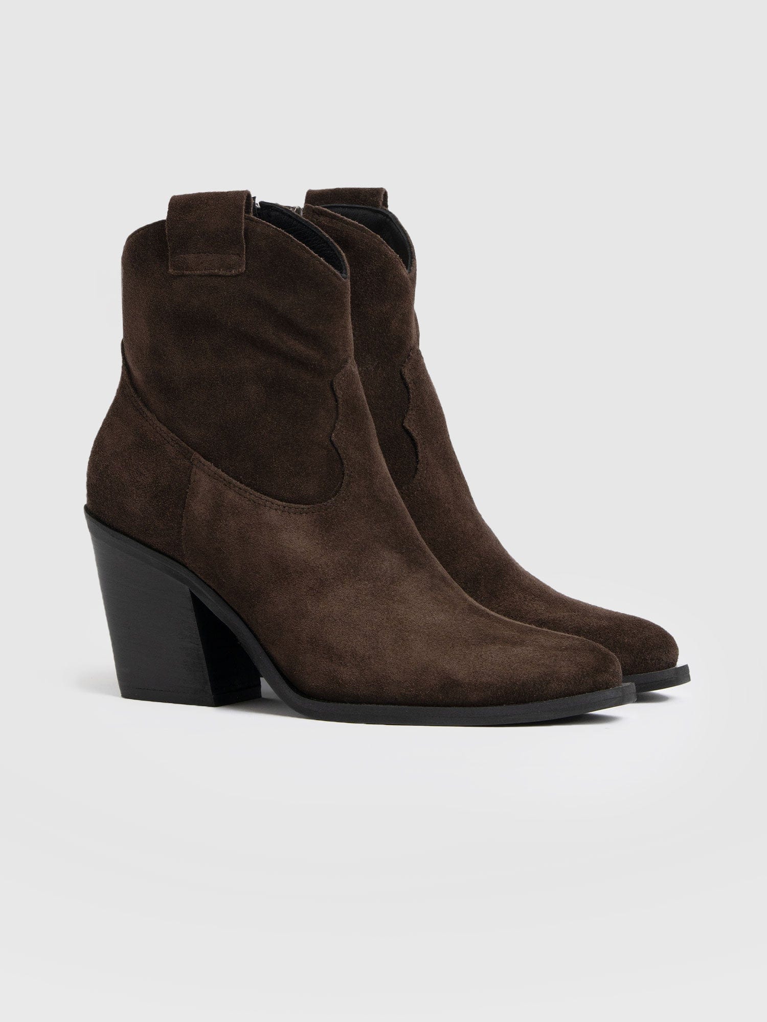 Dallas Mid Boot - Chocolate - Women's Shoes | Saint + Sofia® USA