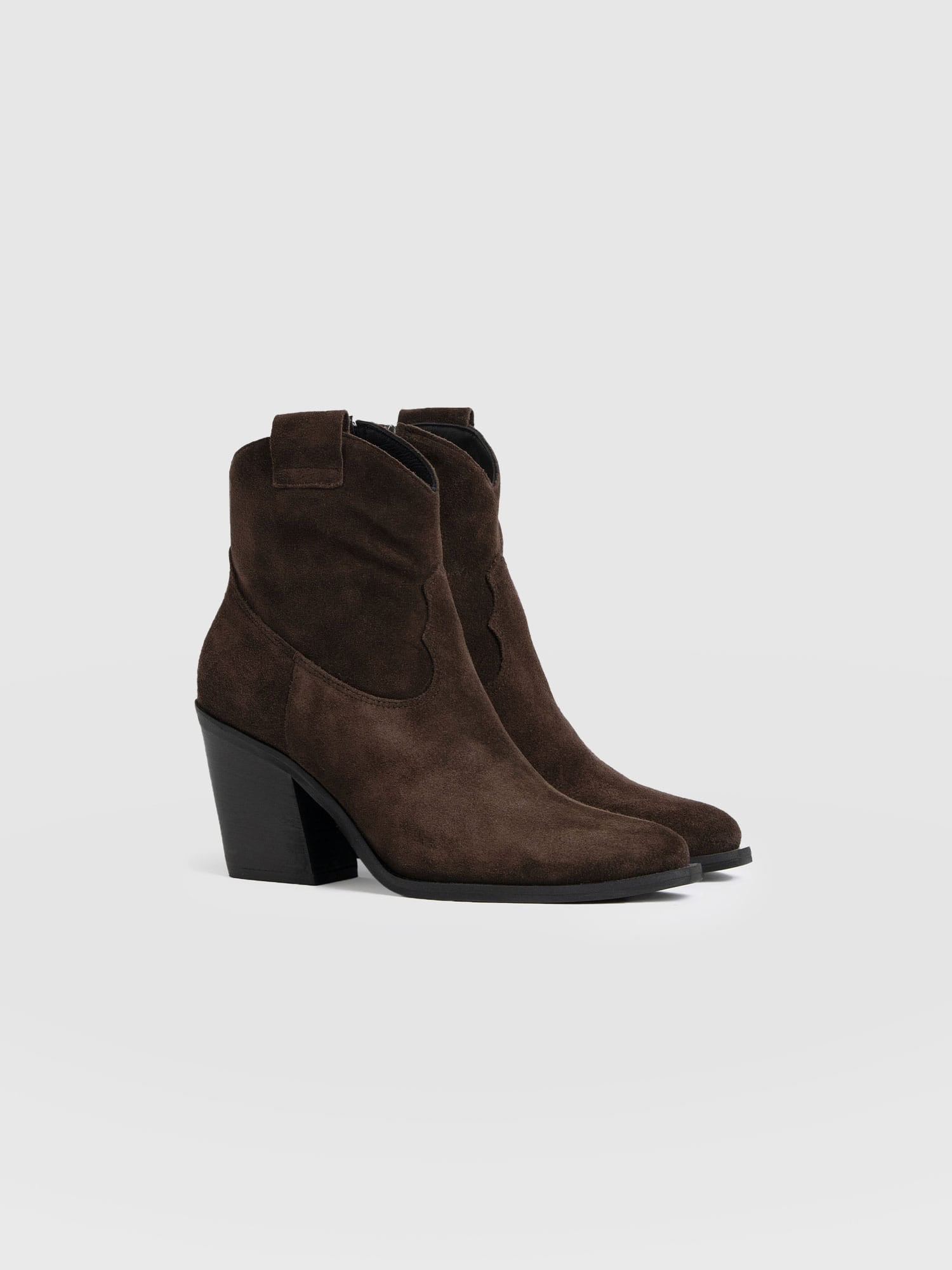 Dallas Mid Boot - Chocolate - Women's Shoes | Saint + Sofia® USA