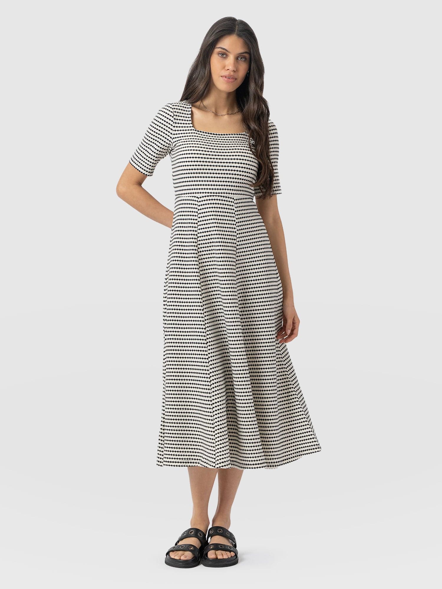 Darcey Short Sleeve Flared Dress Monochrome Jacquard - Women's Dresses | Saint + Sofia® USA