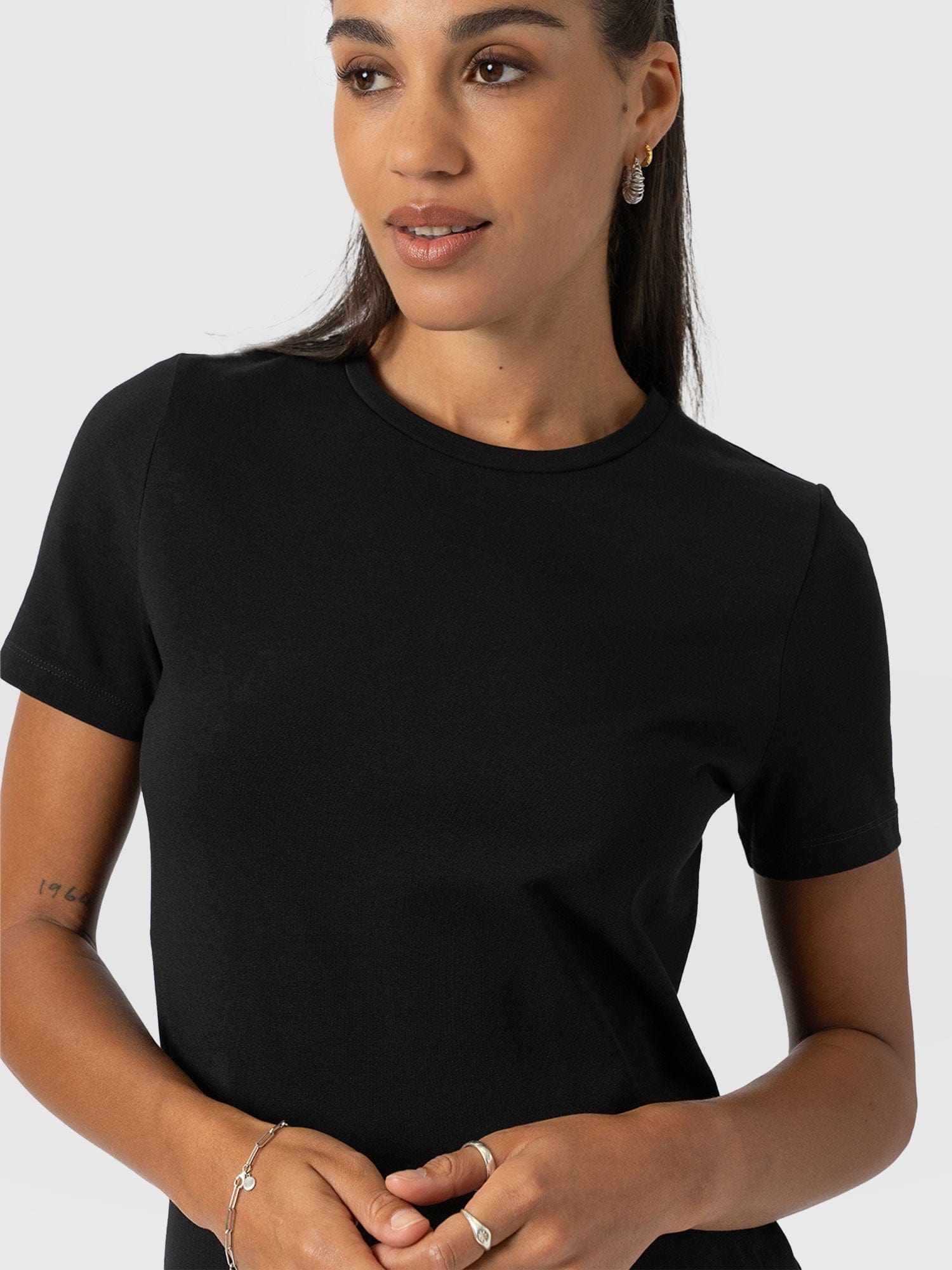 Easy T-Shirt Midi Dress - Black - Women's Dresss | Saint + Sofia® USA