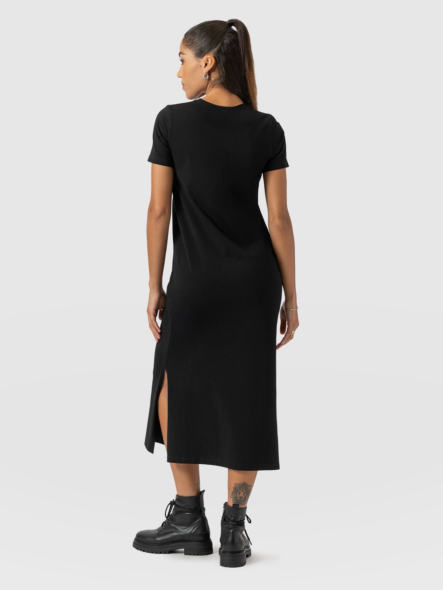 Easy T-Shirt Midi Dress - Black - Women's Dresss | Saint + Sofia® USA
