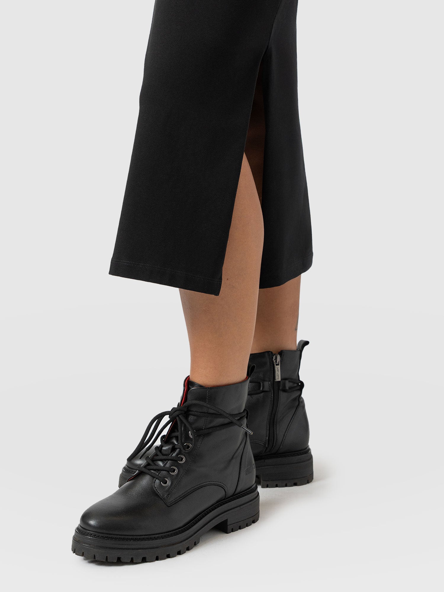 Easy T-Shirt Midi Dress - Black - Women's Dresss | Saint + Sofia® USA