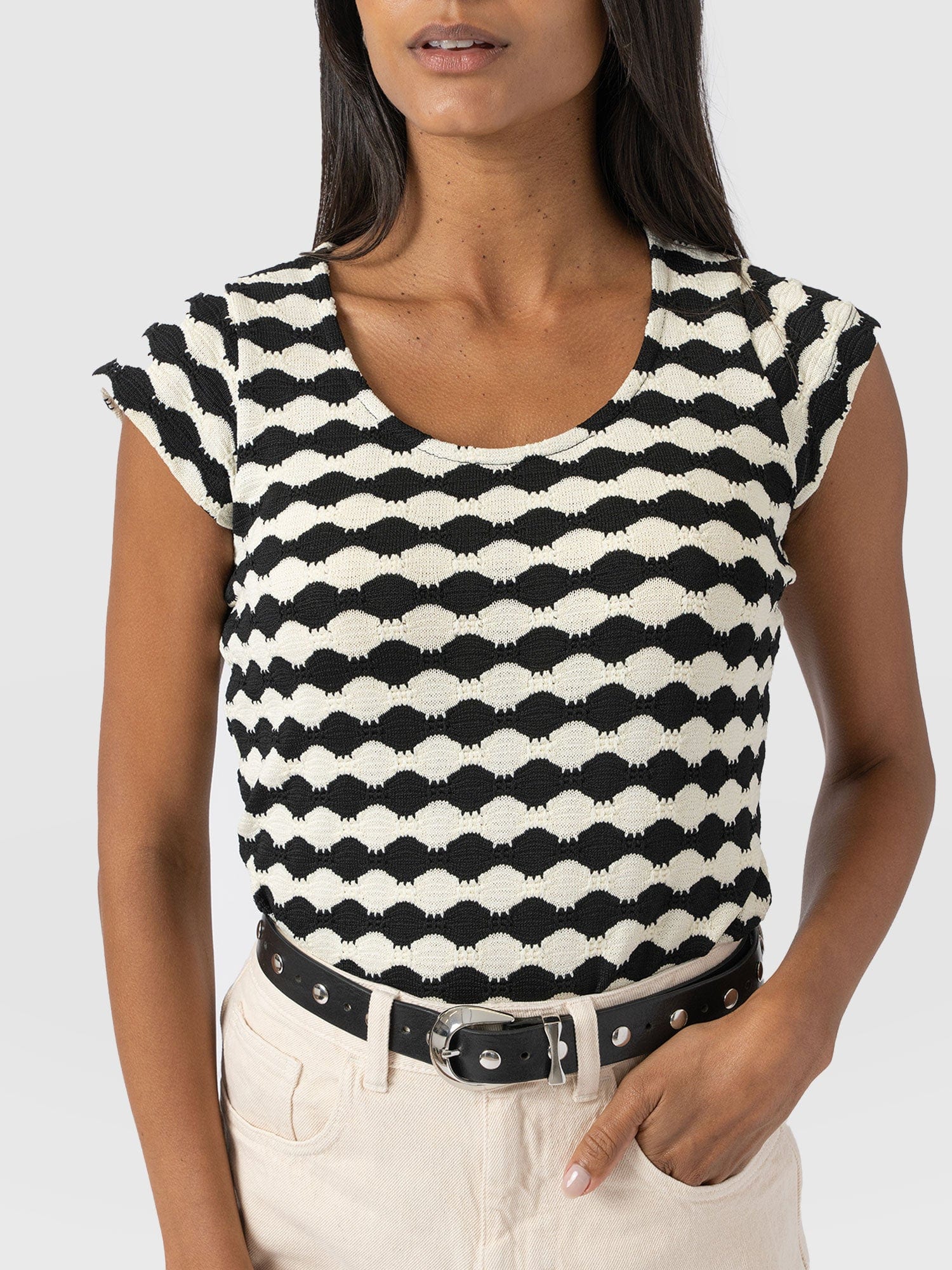 Edna Scoop Neck Tee - Black/Cream - Women's T-Shirts | Saint + Sofia® USA