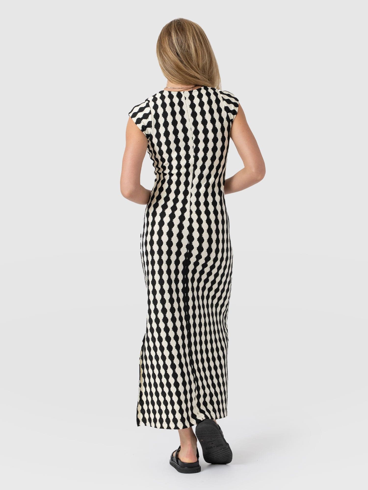 Elise Scoop Neck Midaxi Dress - Black/Cream - Women's Dresss | Saint + Sofia® USA