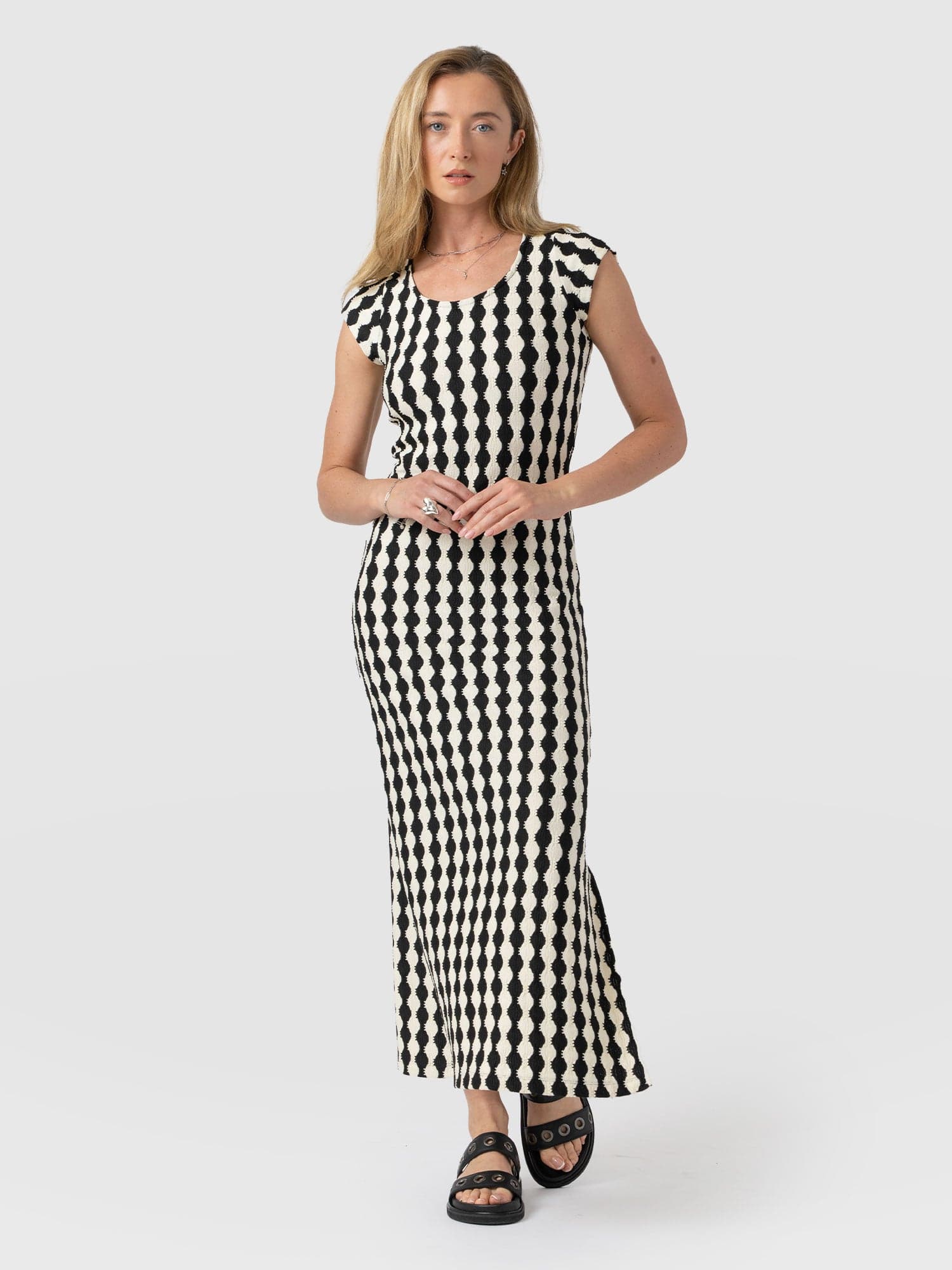 Elise Scoop Neck Midaxi Dress - Black/Cream - Women's Dresss | Saint + Sofia® USA