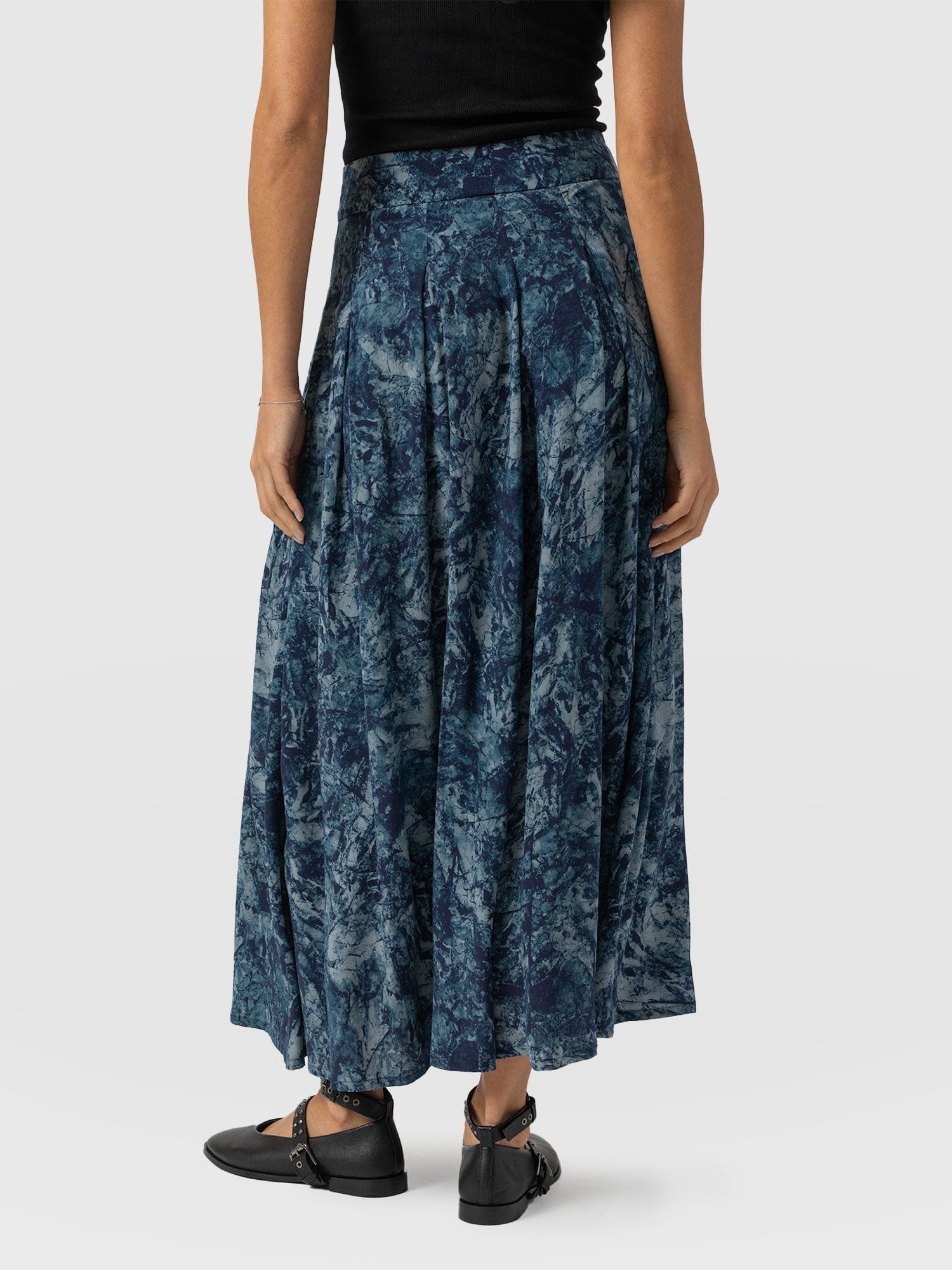 Eliza Pleated Skirt Blue Marble - Women's Skirts | Saint + Sofia® US