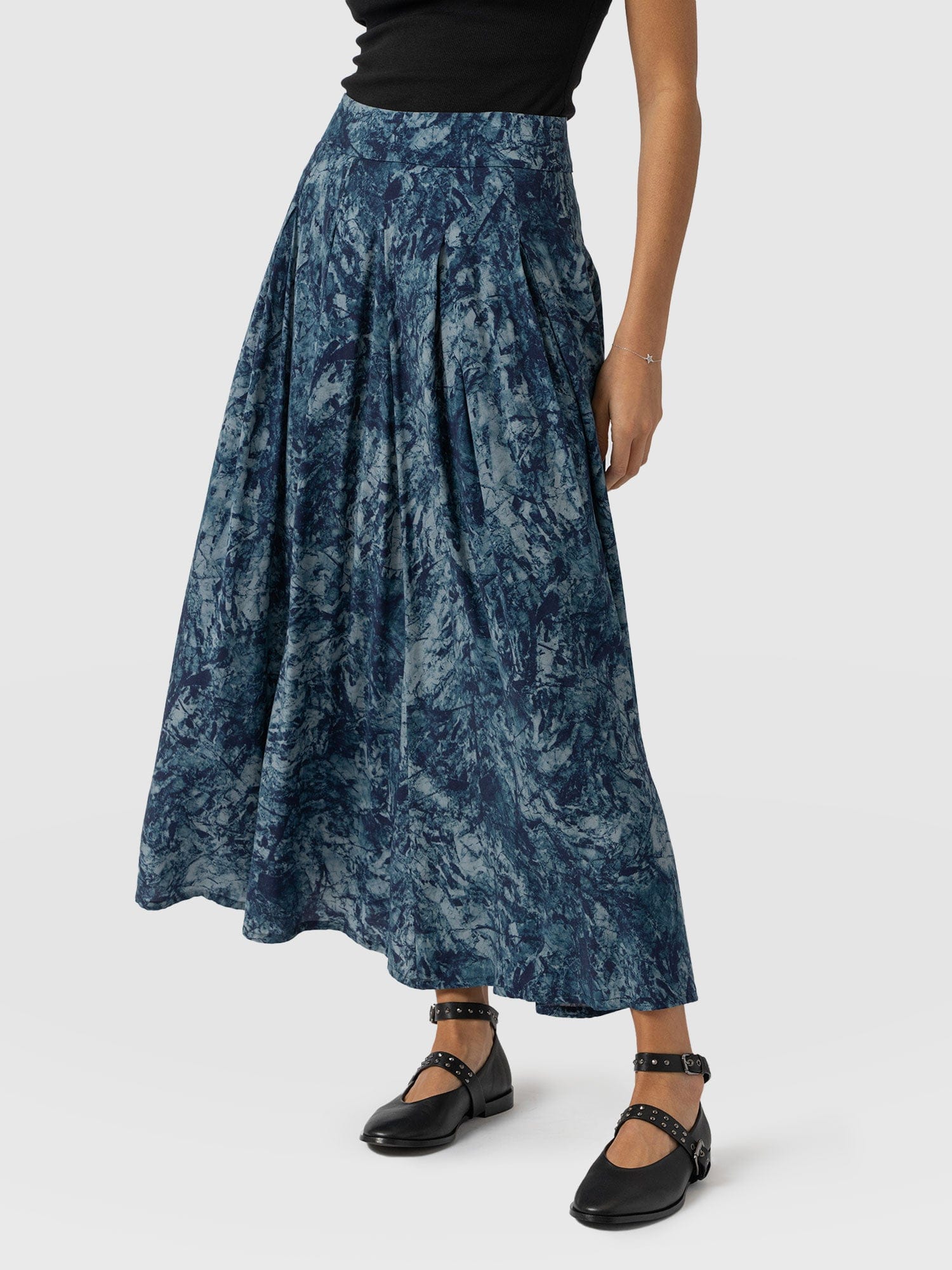 Eliza Pleated Skirt Blue Marble - Women's Skirts | Saint + Sofia® US
