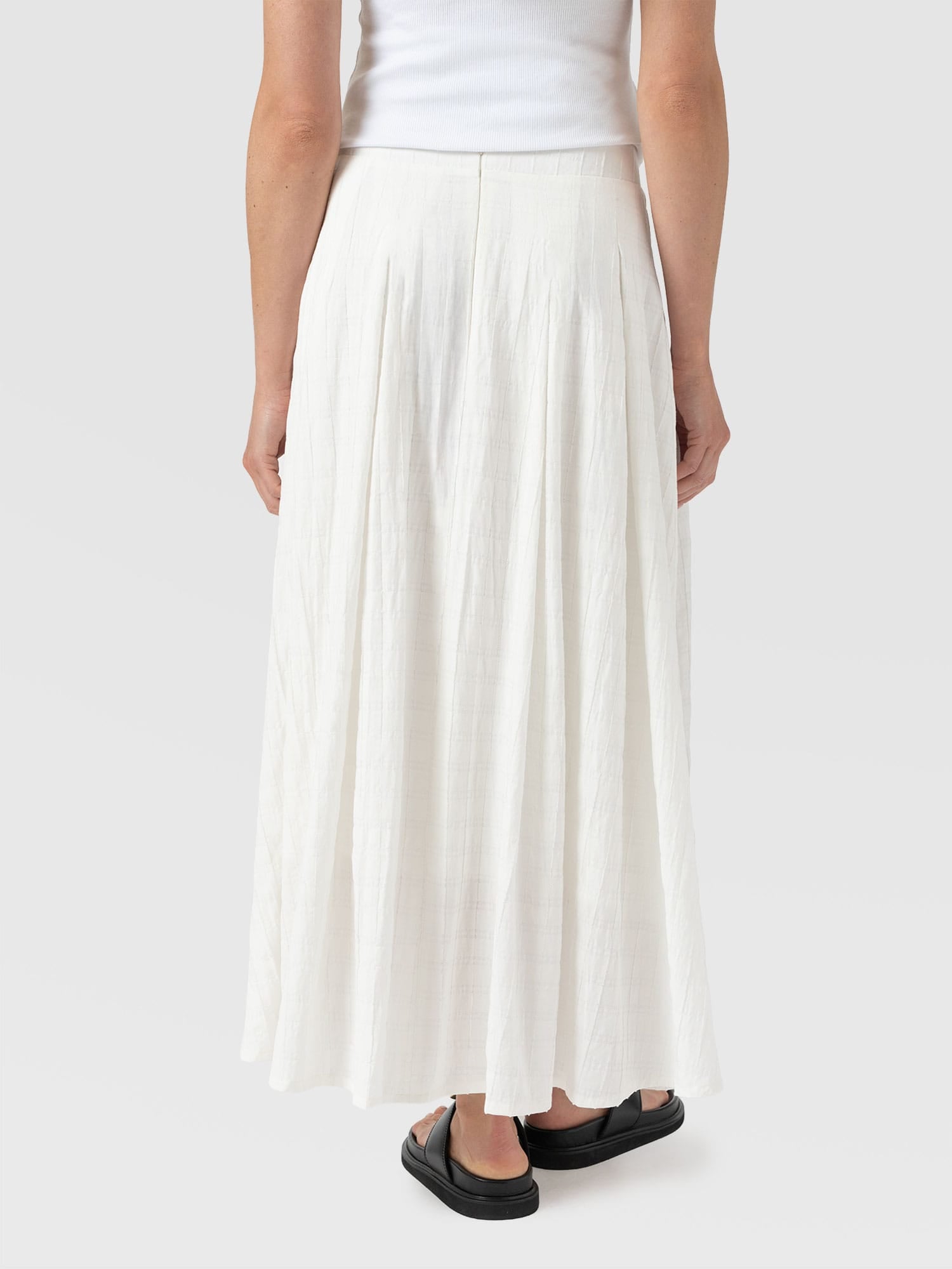 Eliza Pleated Skirt - White Textured - Women's Skirts | Saint + Sofia® USA