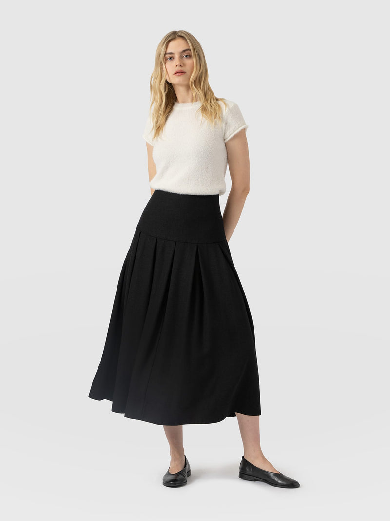 Everly Pleated Skirt - Black - Women's Skirts | Saint and Sofia® USA