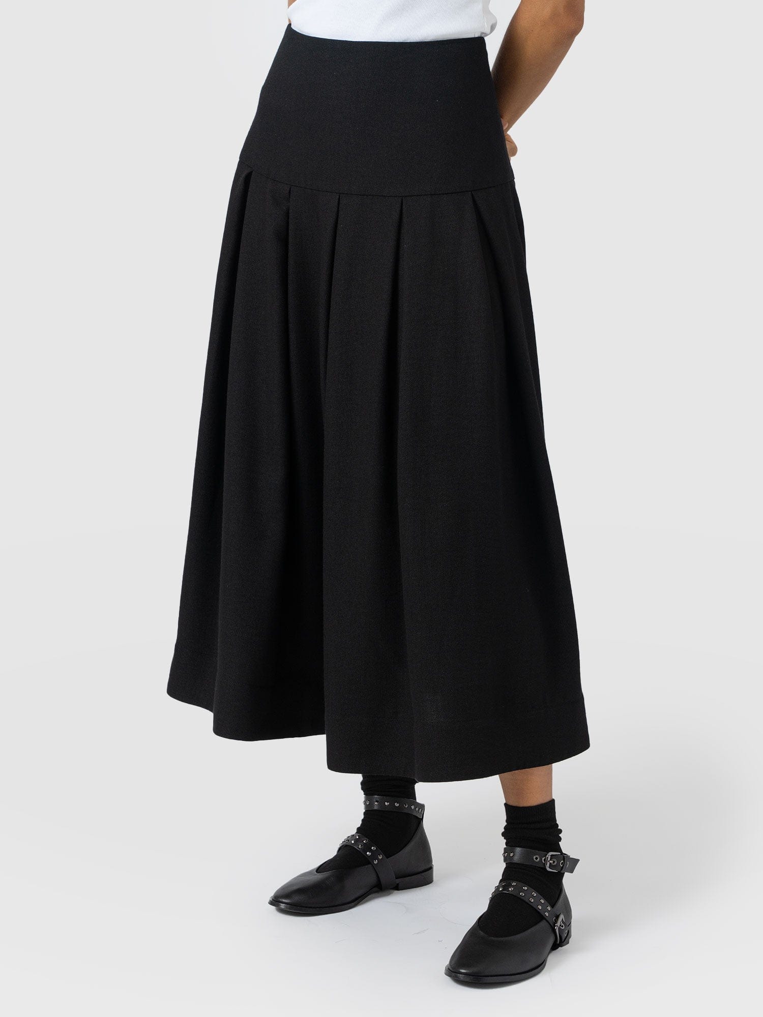 Everly Pleated Skirt - Black - Women's Skirts | Saint + Sofia? USA