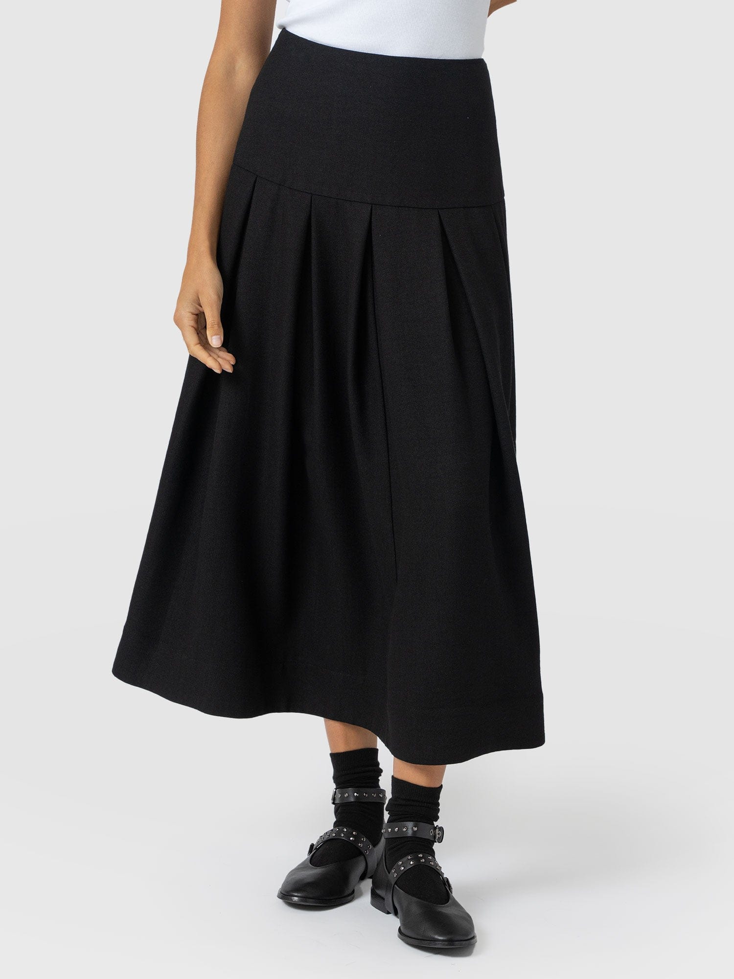 Everly Pleated Skirt - Black - Women's Skirts | Saint + Sofia? USA
