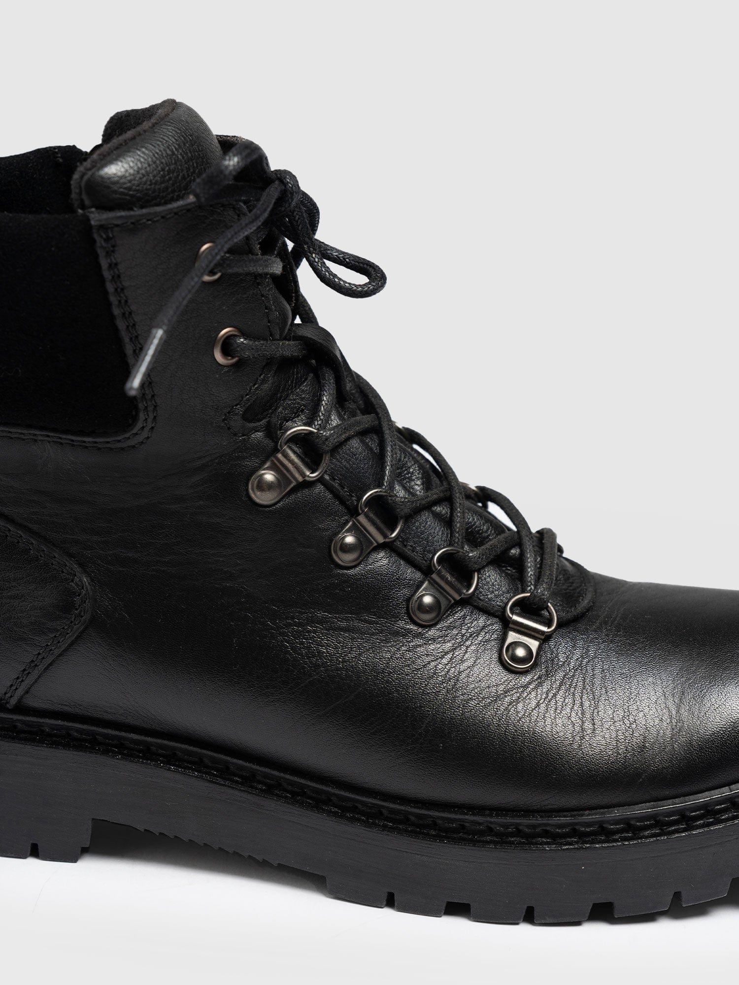 Finchley Hiking Boot Black - Women's Leather Boots | Saint + Sofia® USA
