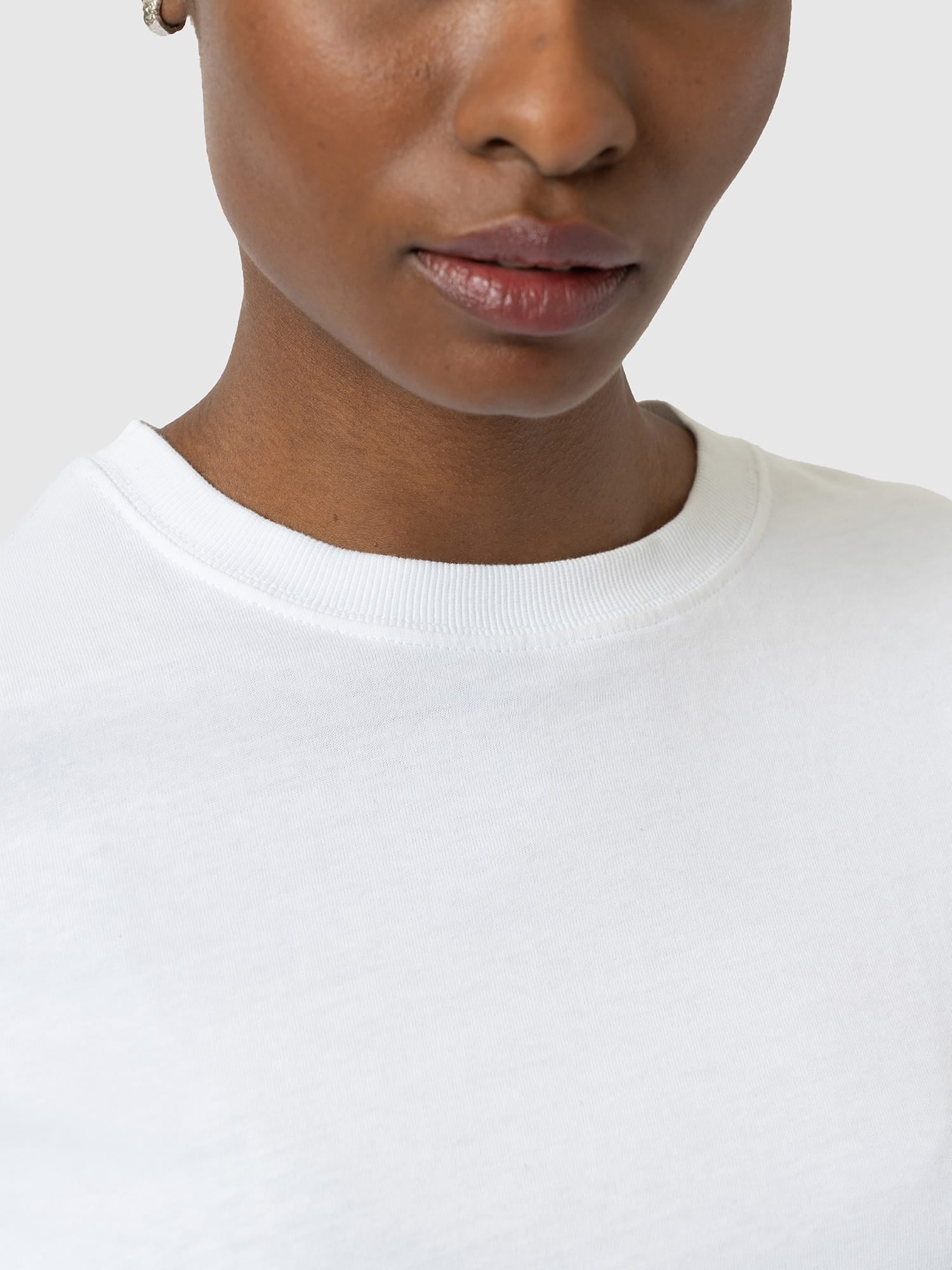 Finsbury Crew Neck Tee White - Women's T-Shirts | Saint and Sofia® USA