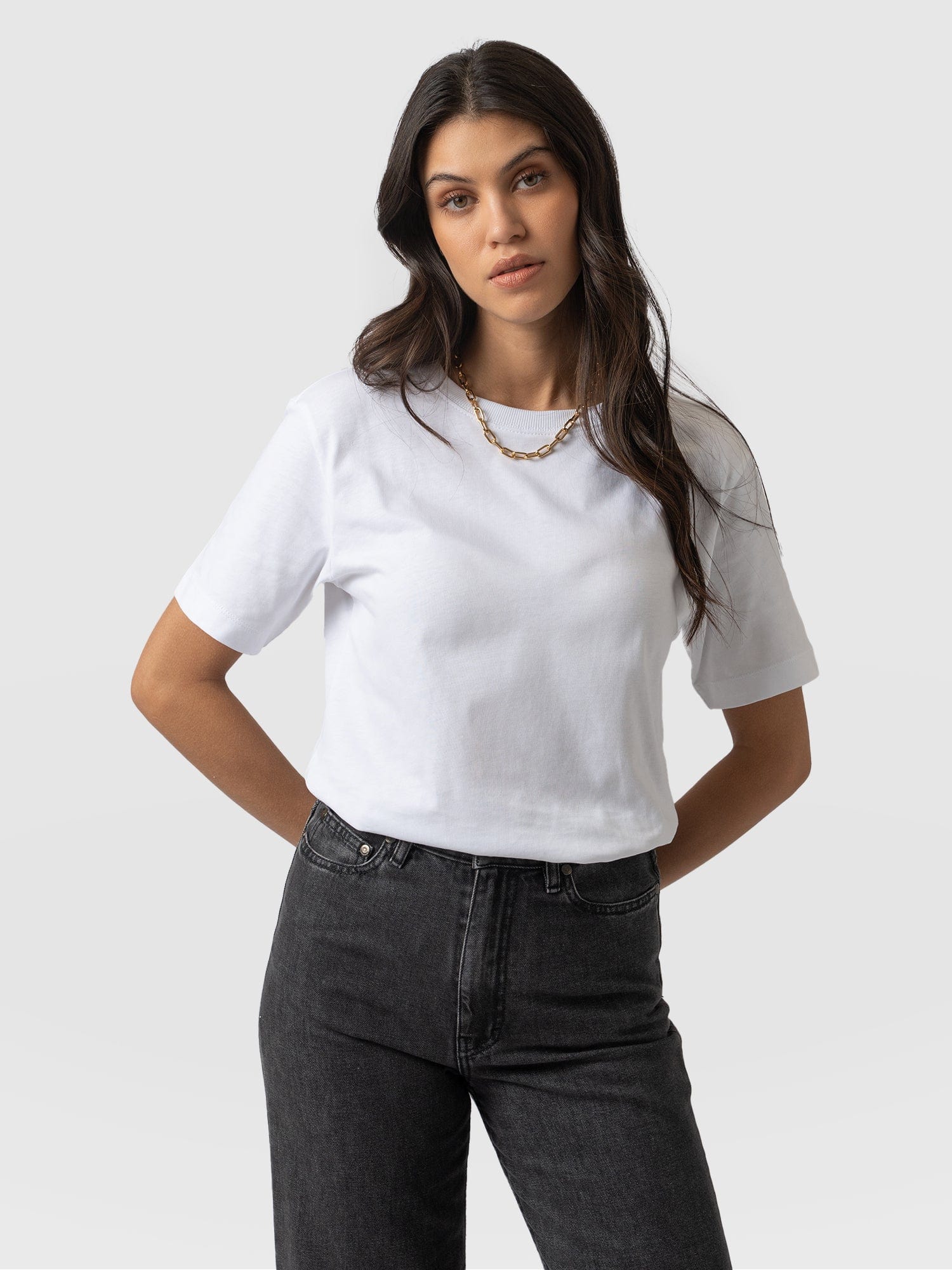 Finsbury Crew Neck Tee White - Women's T-Shirts | Saint + Sofia® USA ...