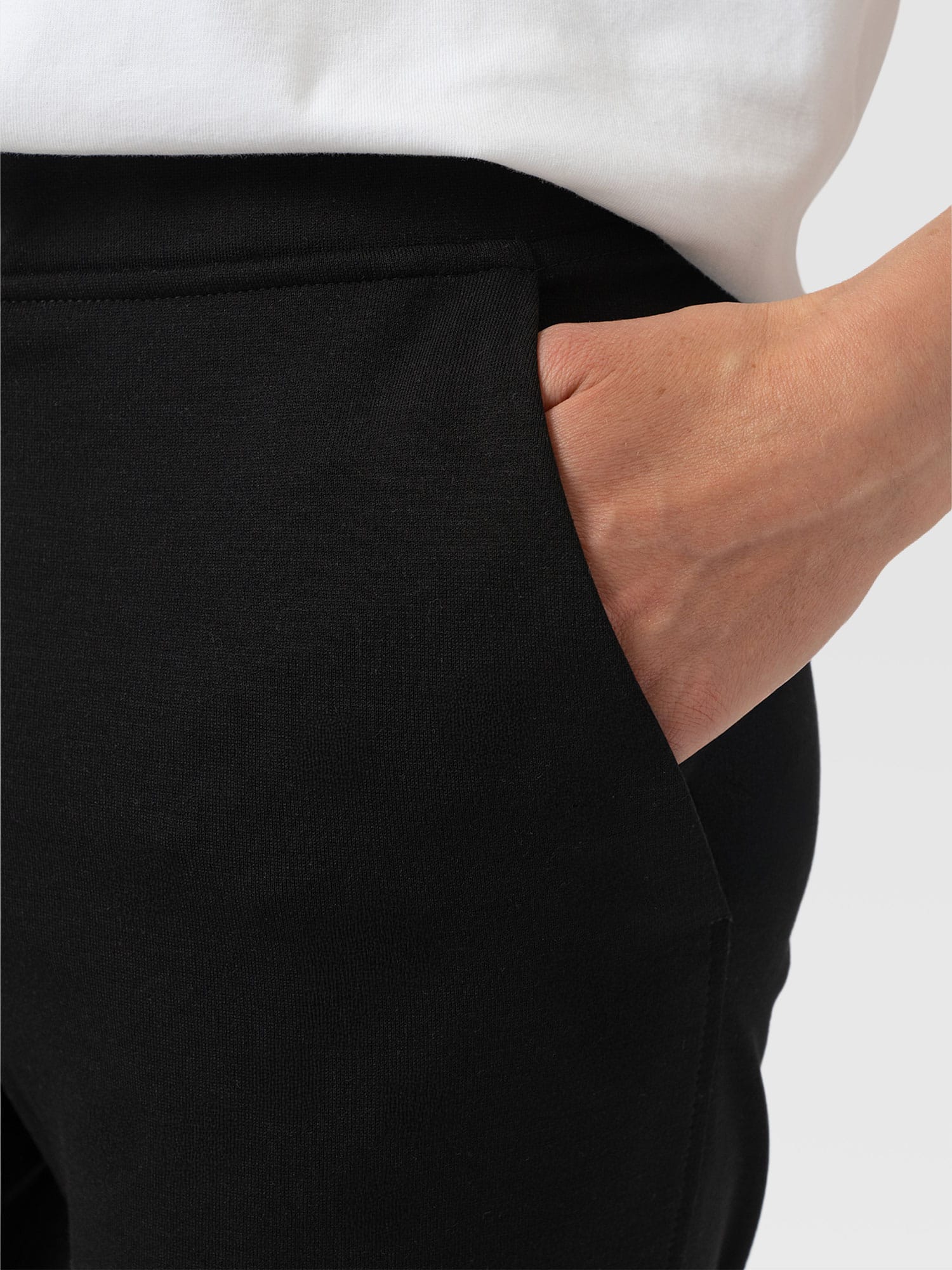 Finsbury Pant Black - Women's Pants | Saint + Sofia® USA