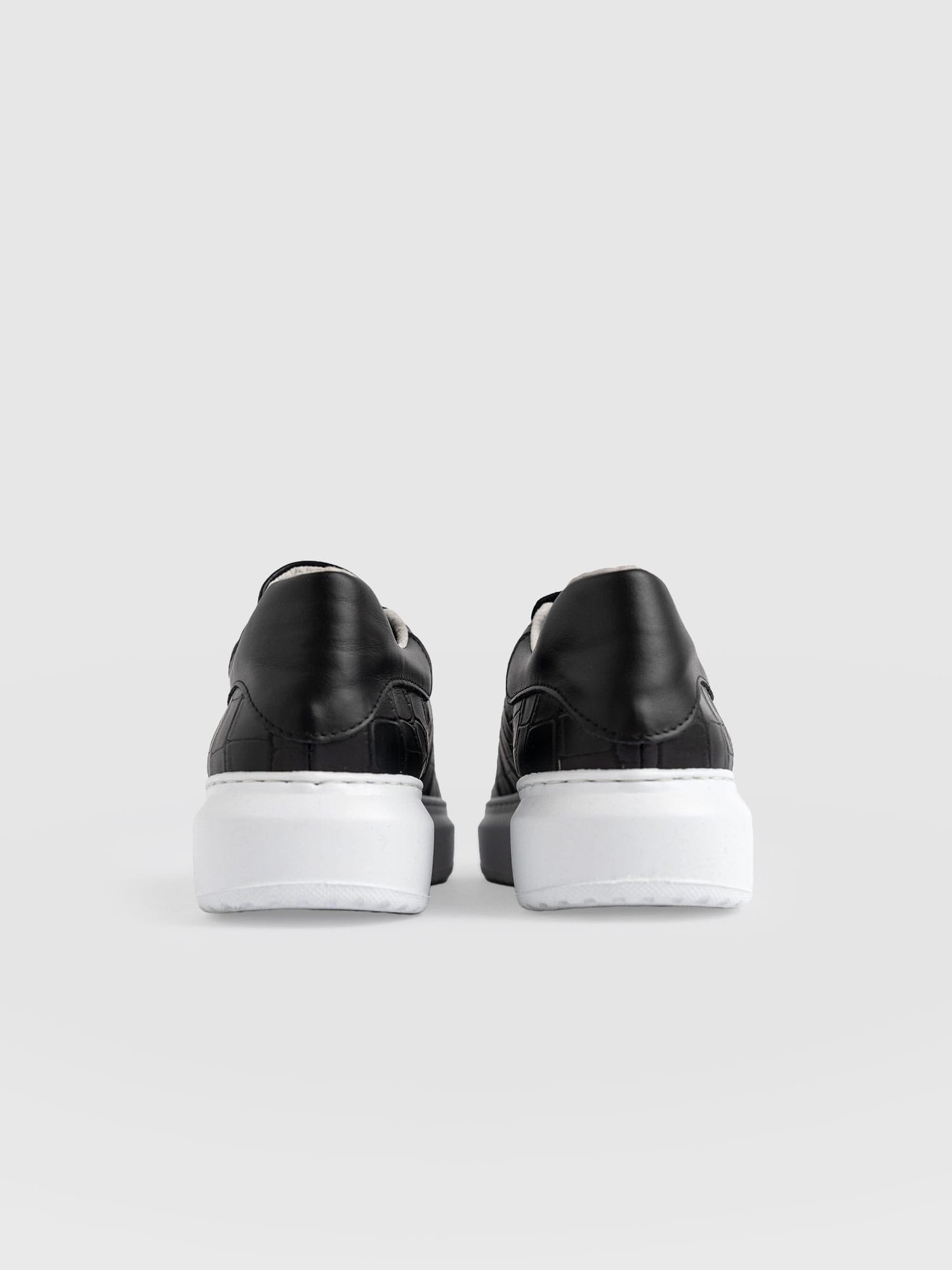 Hampstead Sneaker Black - Women's Sneakers | Saint + Sofia® USA