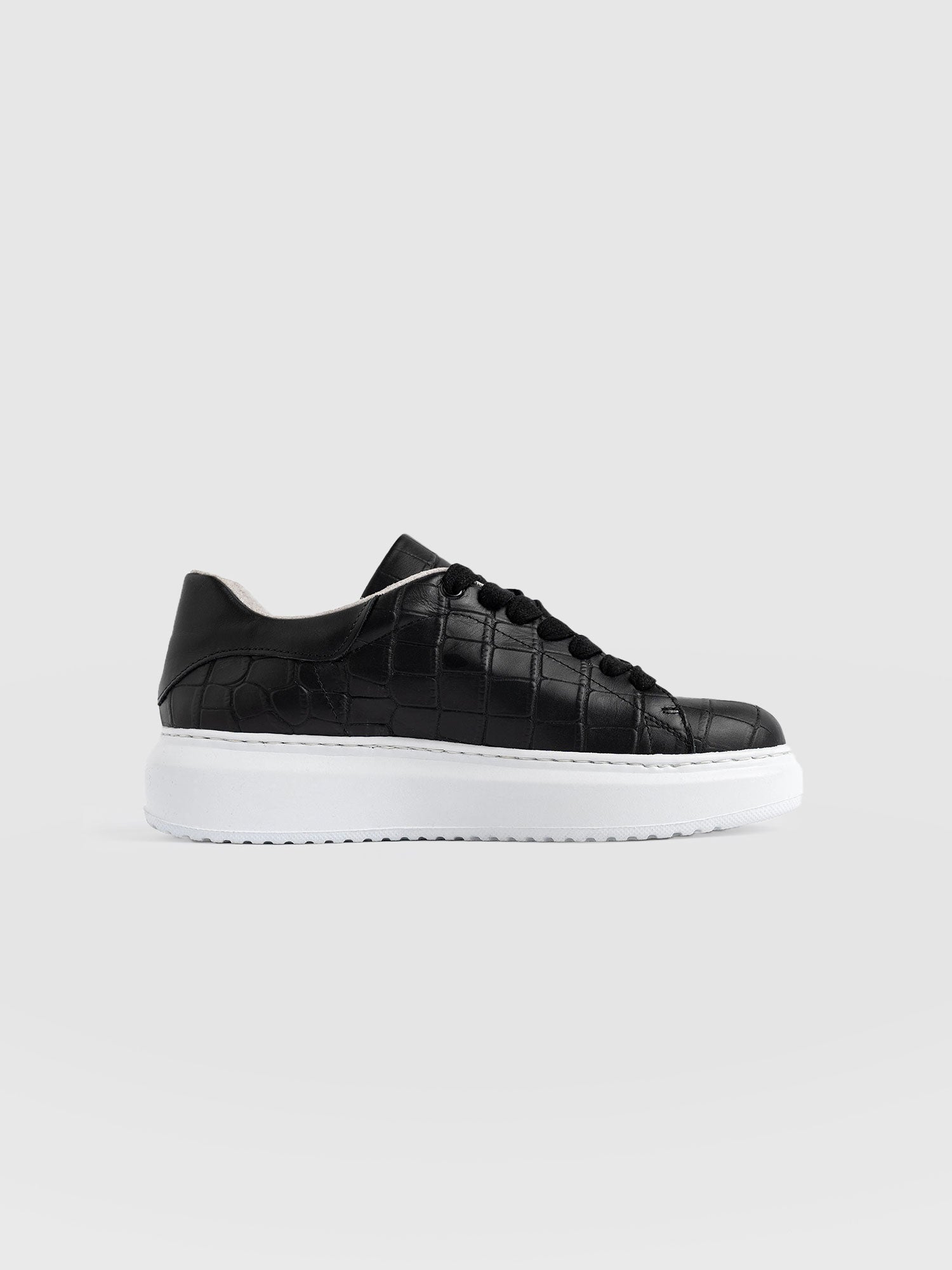 Hampstead Sneaker Black - Women's Sneakers | Saint + Sofia® USA