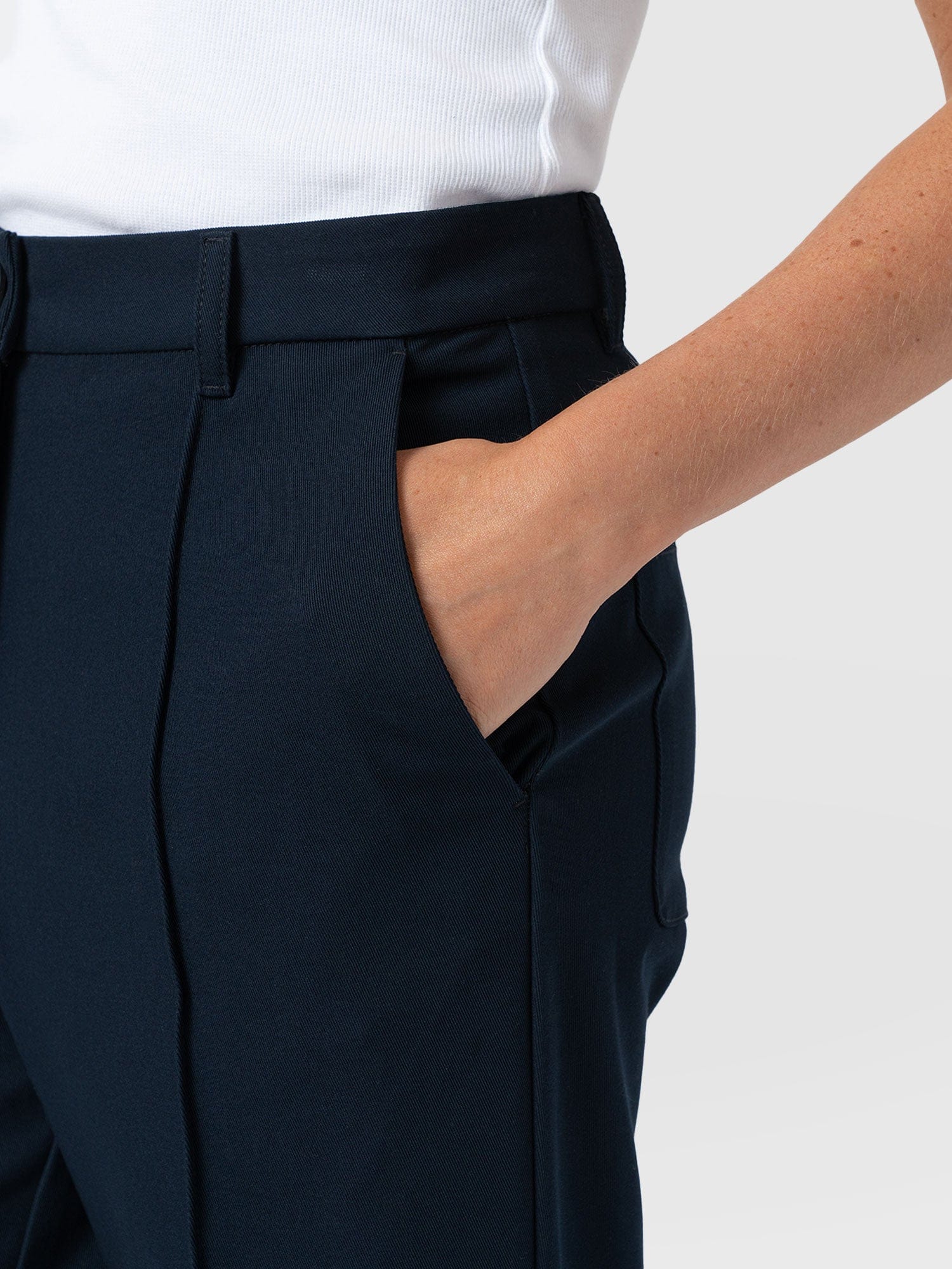 Harlow Straight Leg Pant - Navy - Women's Trousers | Saint + Sofia® USA