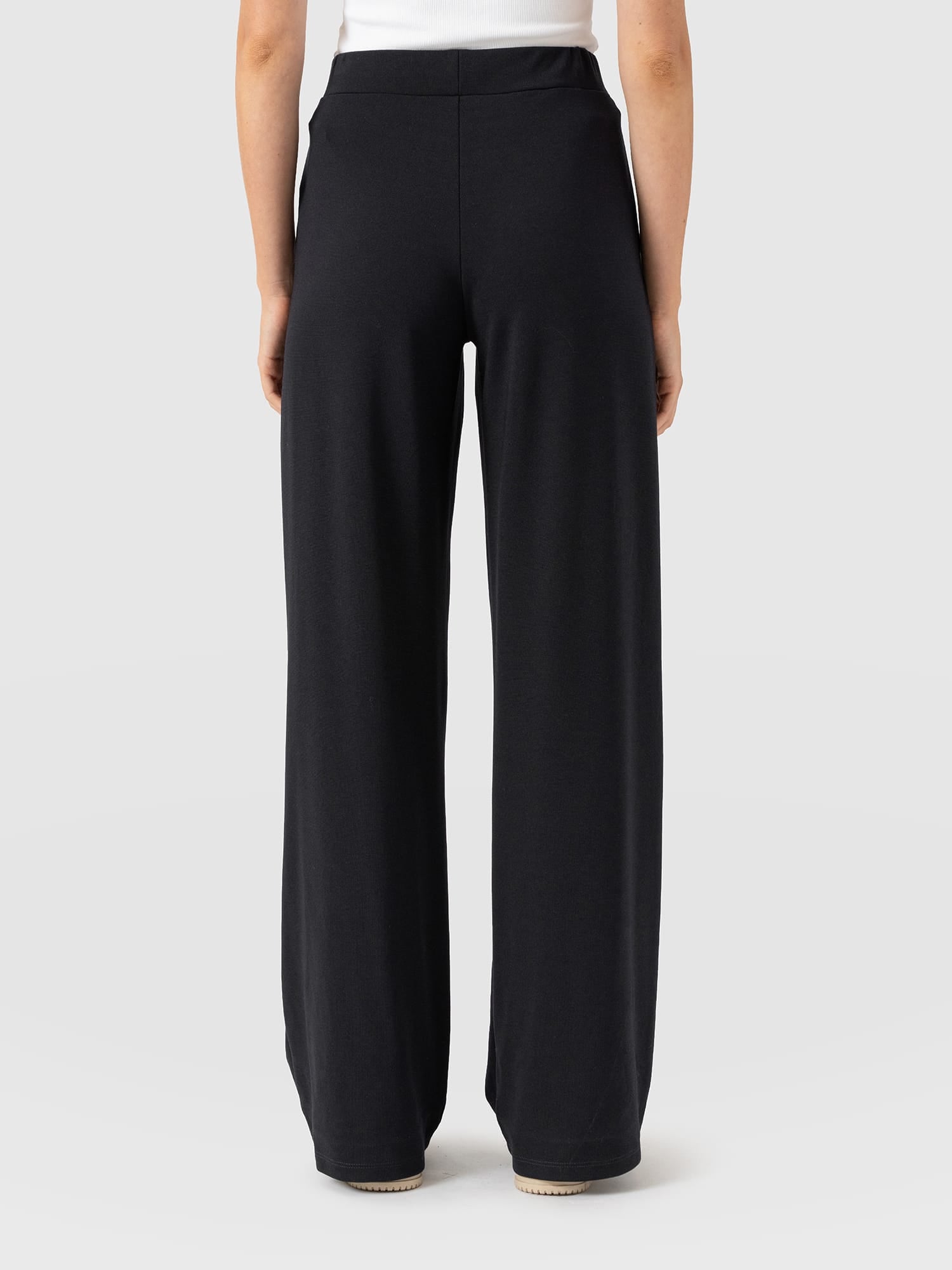Hoxton Straight Leg Pant - Black - Women's Pants | Saint and Sofia® USA