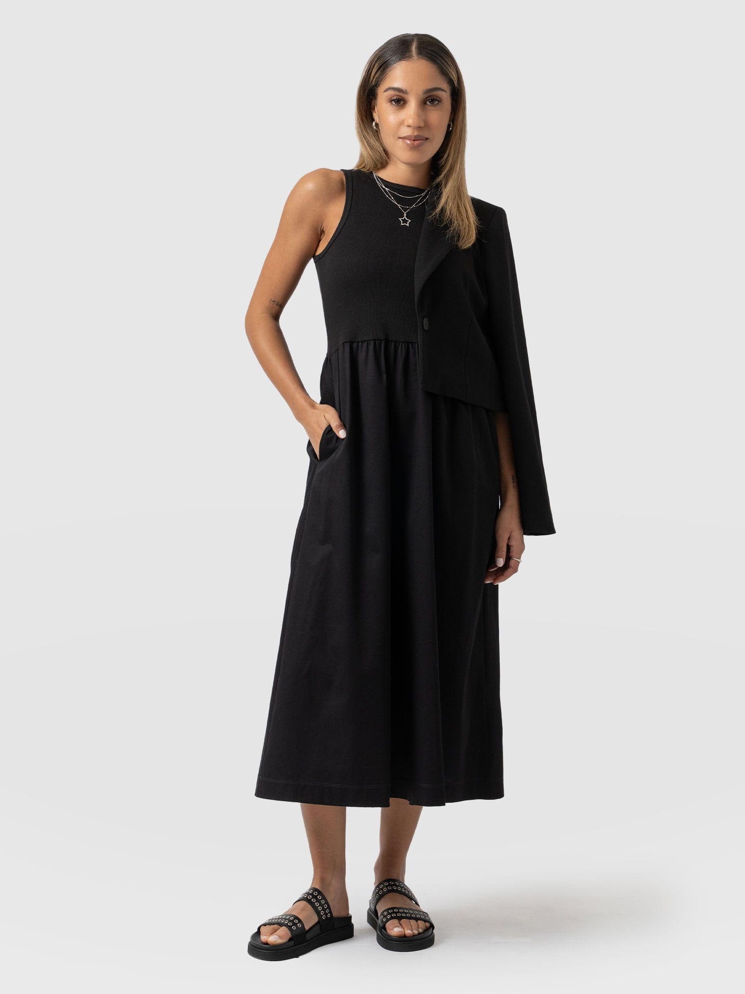 Ivy Full Skirt Sleeveless Dress Black - Women's Dresses | Saint + Sofia® UK